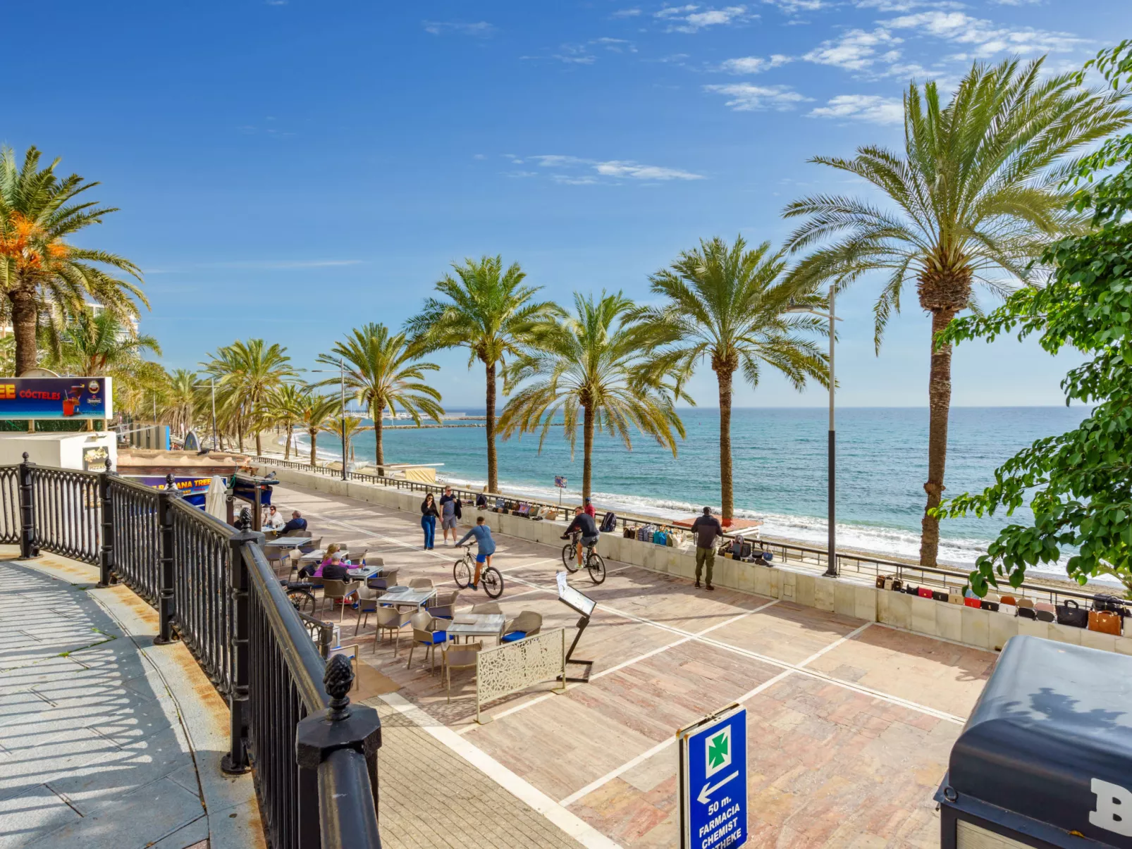 Palm Beach-Outside