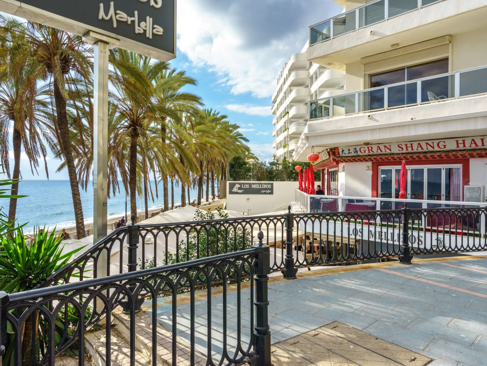 Palm Beach-Outside