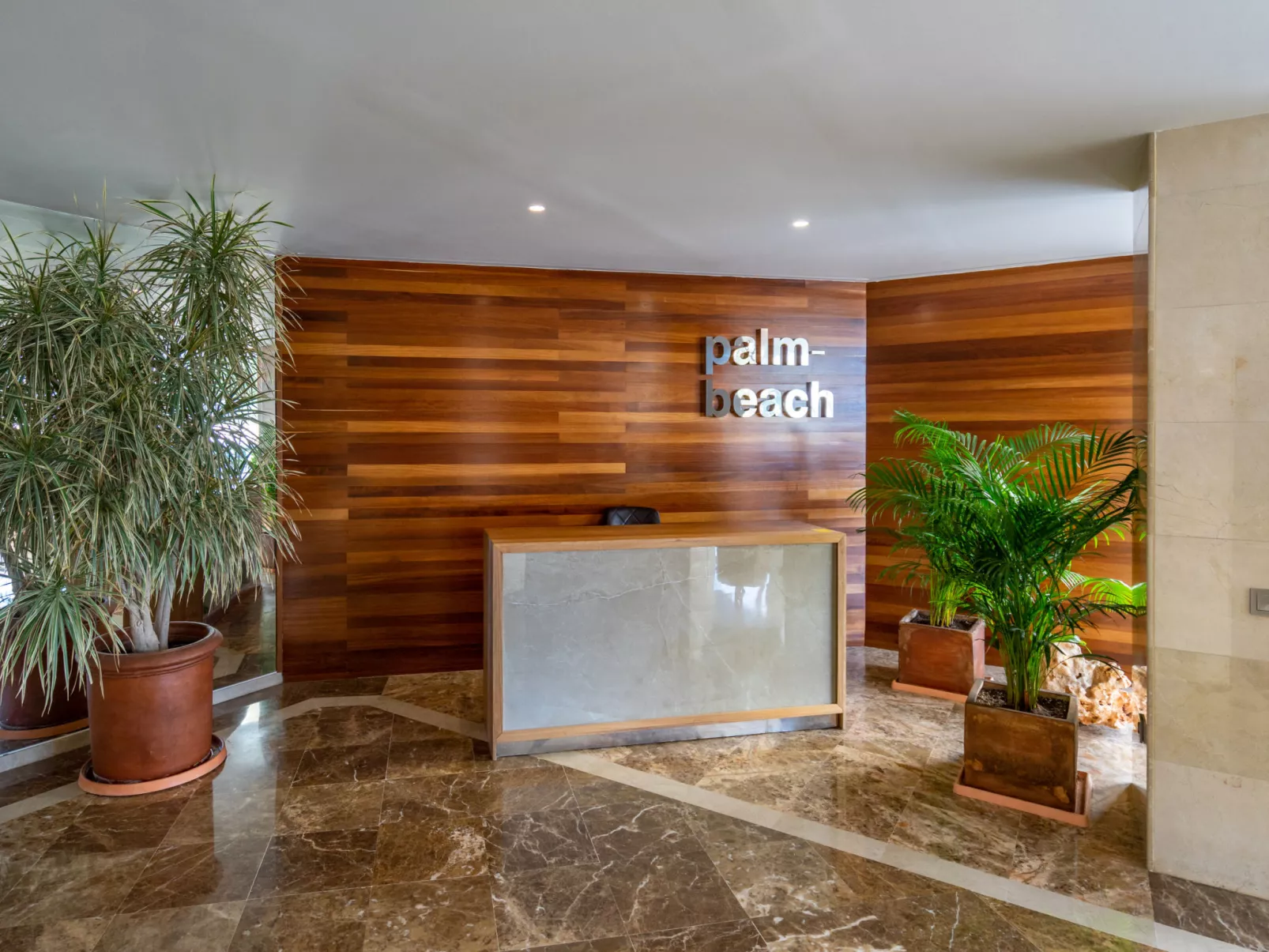 Palm Beach-Inside