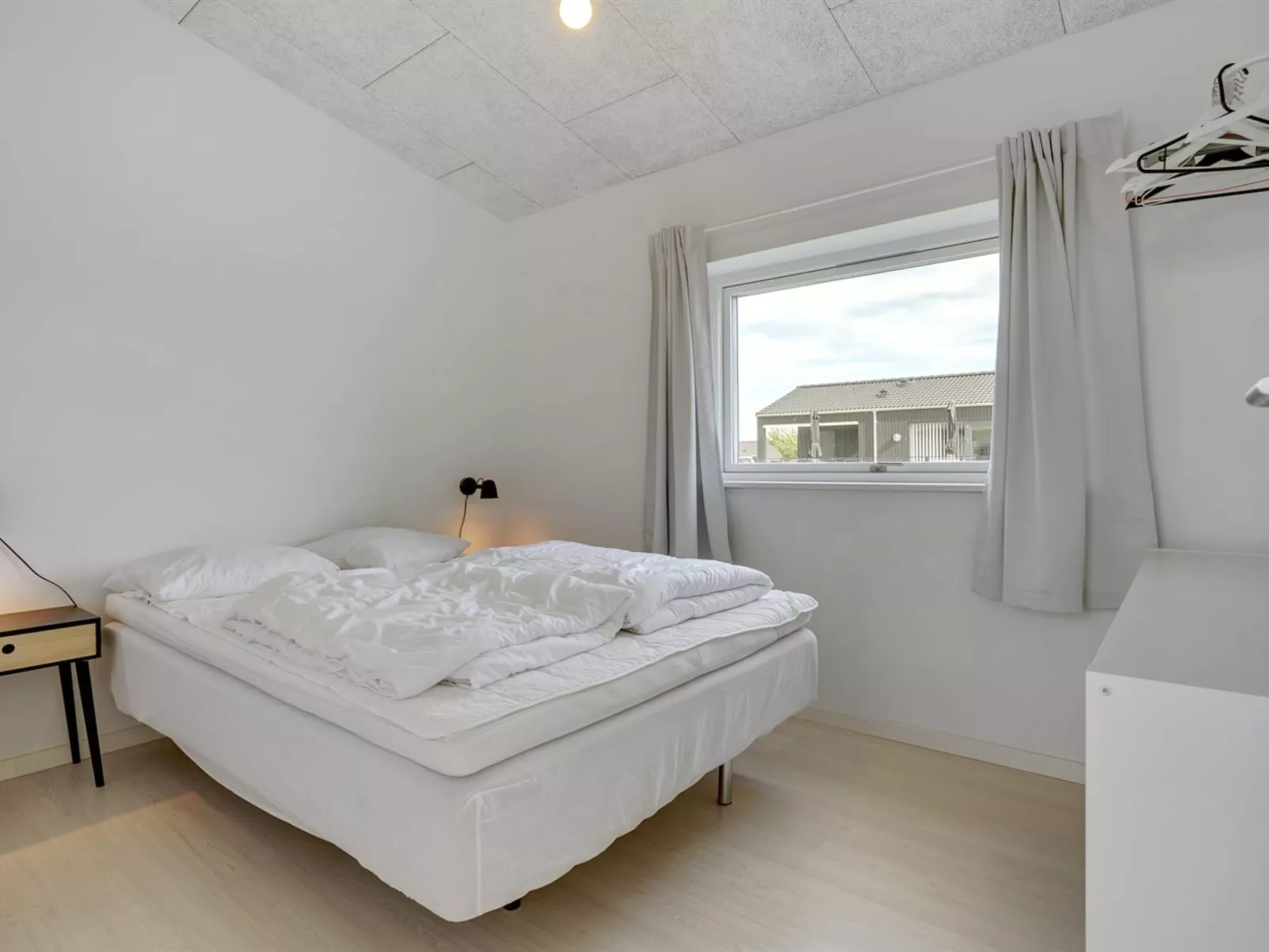 "Nimrod" - 300m from the sea-Inside