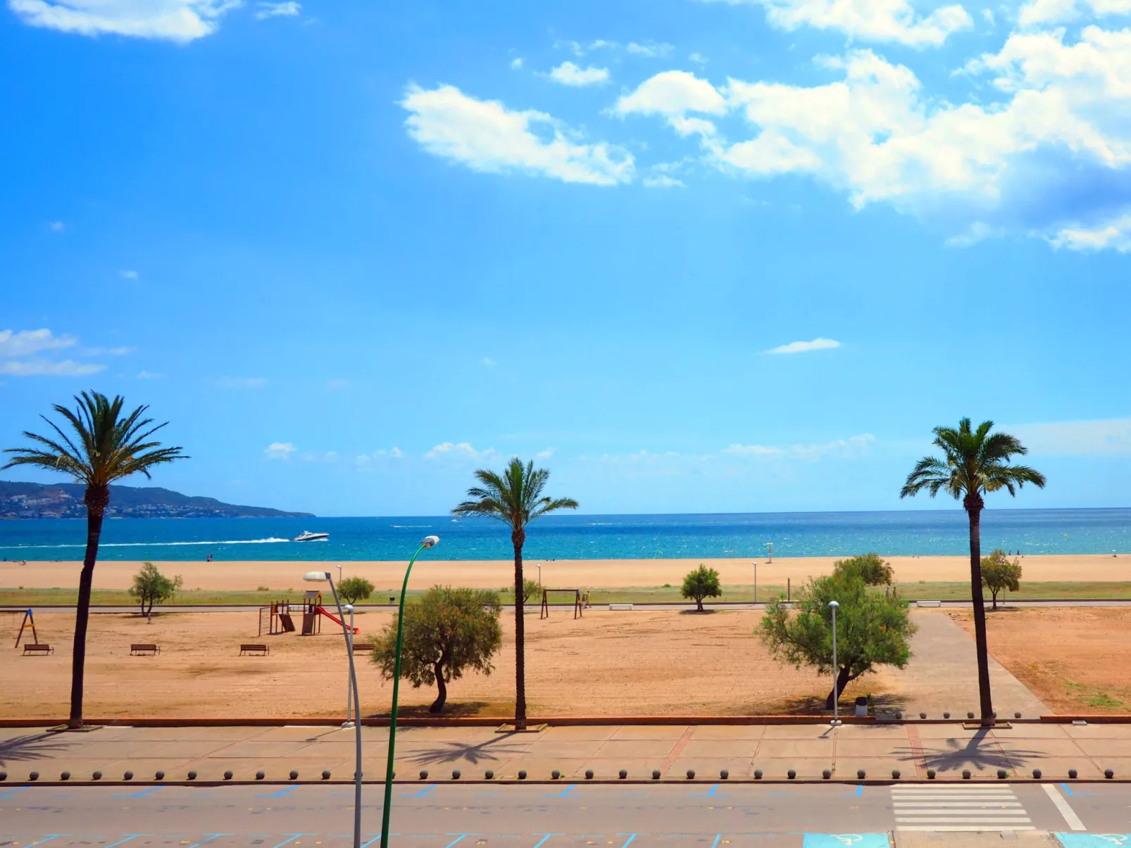 Port Salins-Outside