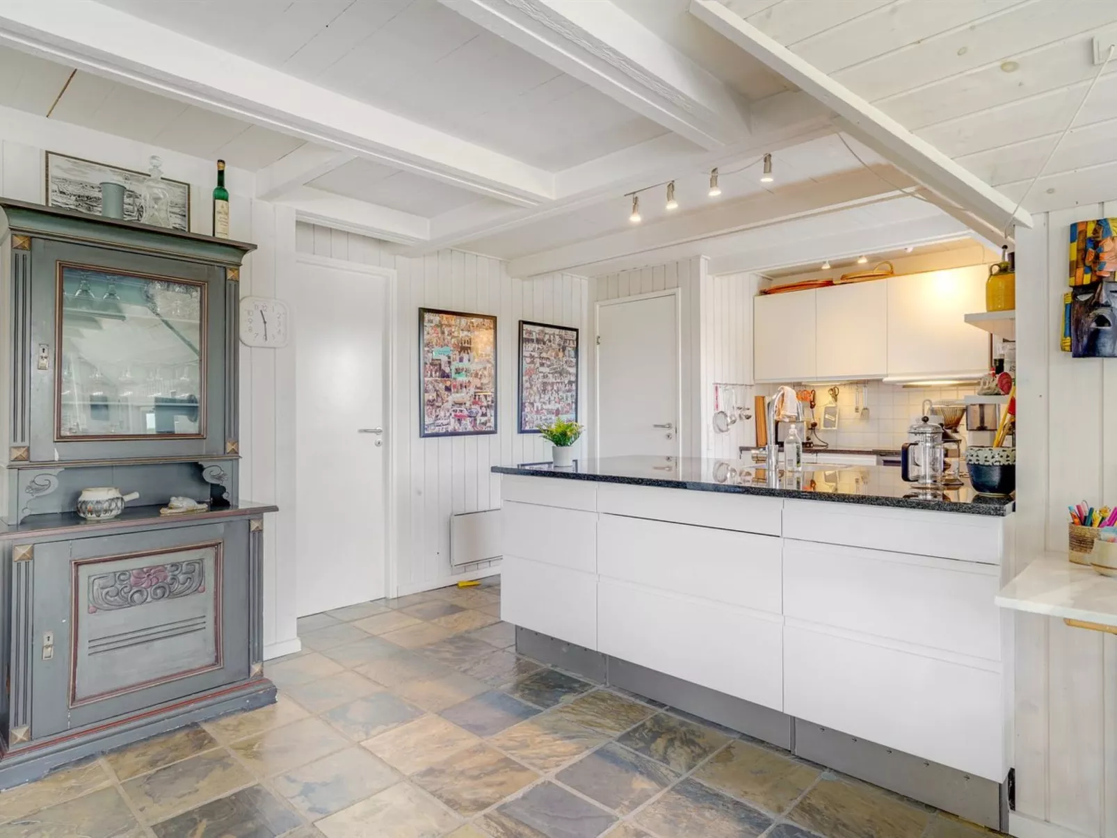 "Svende" - 100m from the sea-Inside