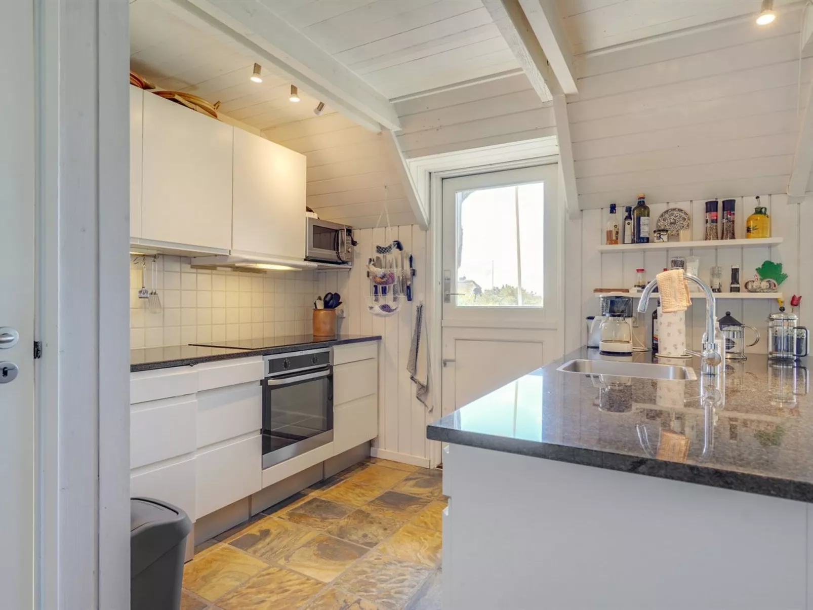 "Svende" - 100m from the sea-Inside