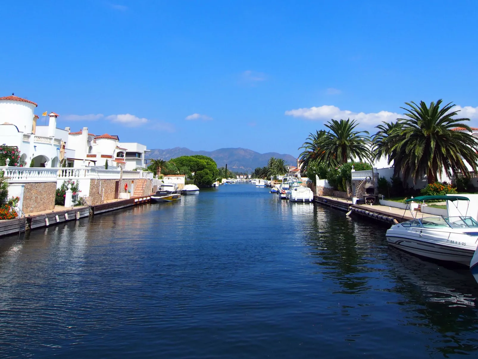 Port Salins-Inside