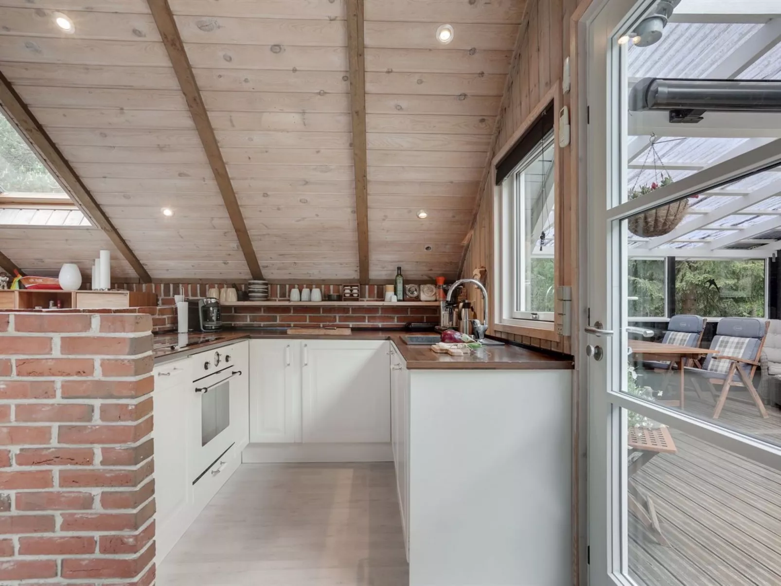 "Yonna" - 400m from the sea-Inside