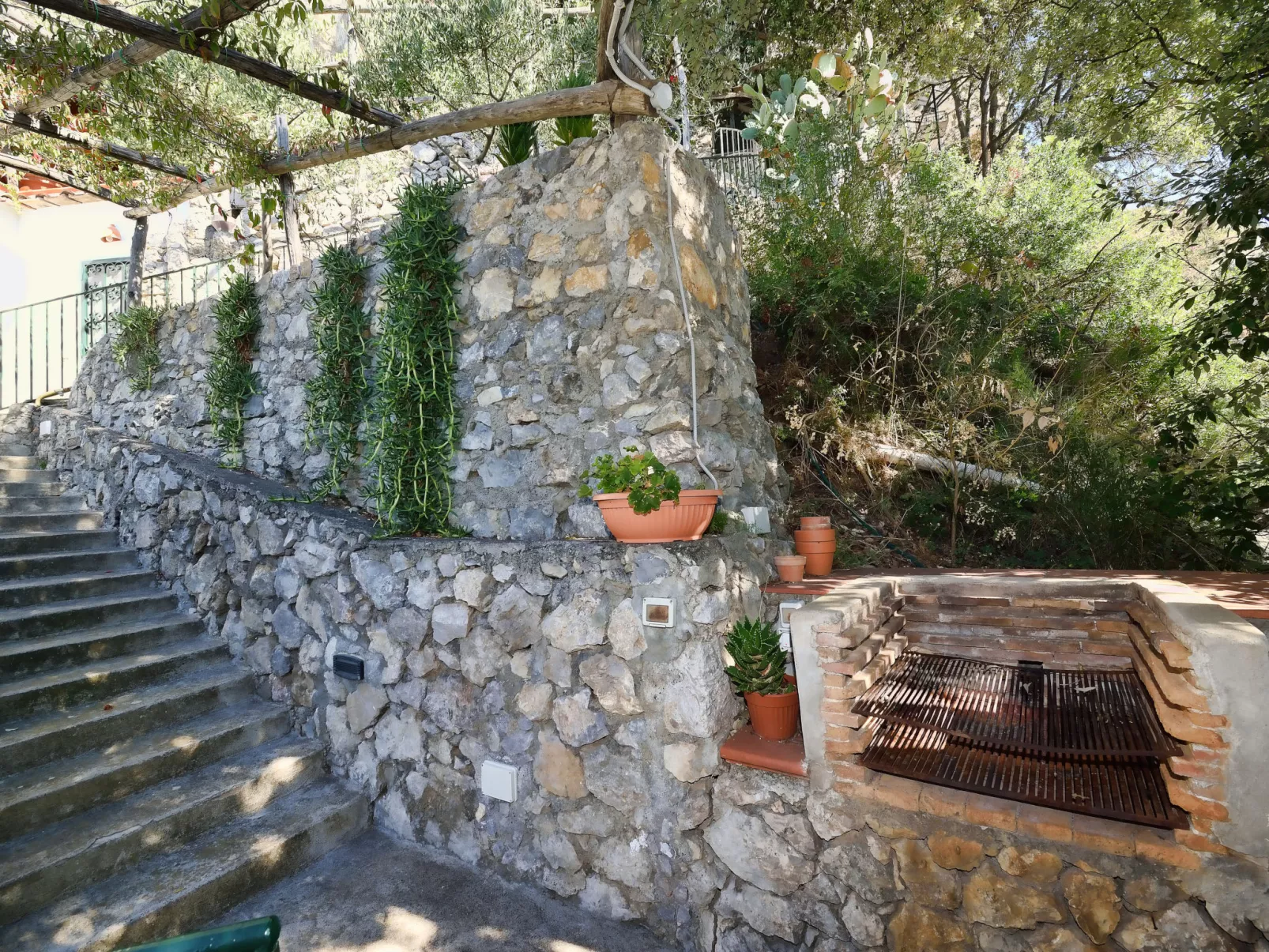 Il Corallo-Outside
