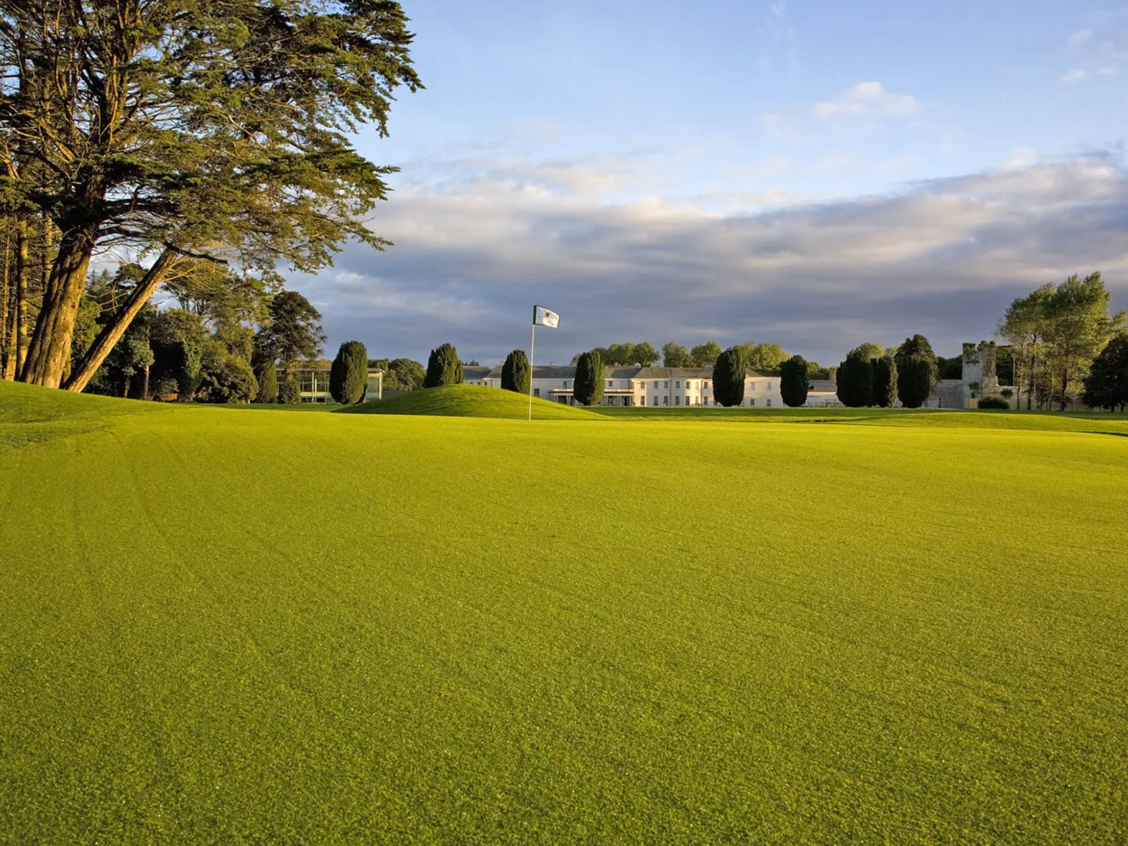 Castlemartyr Holiday Lodge-Draußen