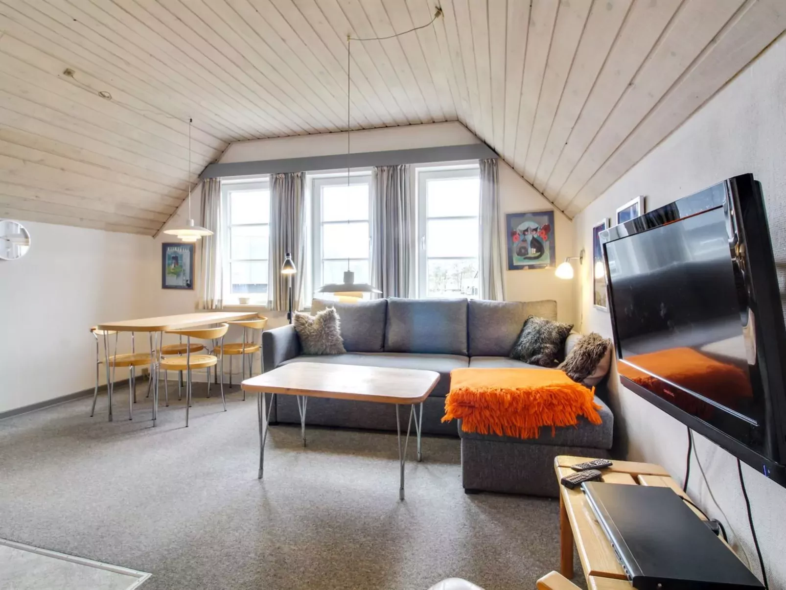 "Tuve" - 2.5km from the sea-Inside