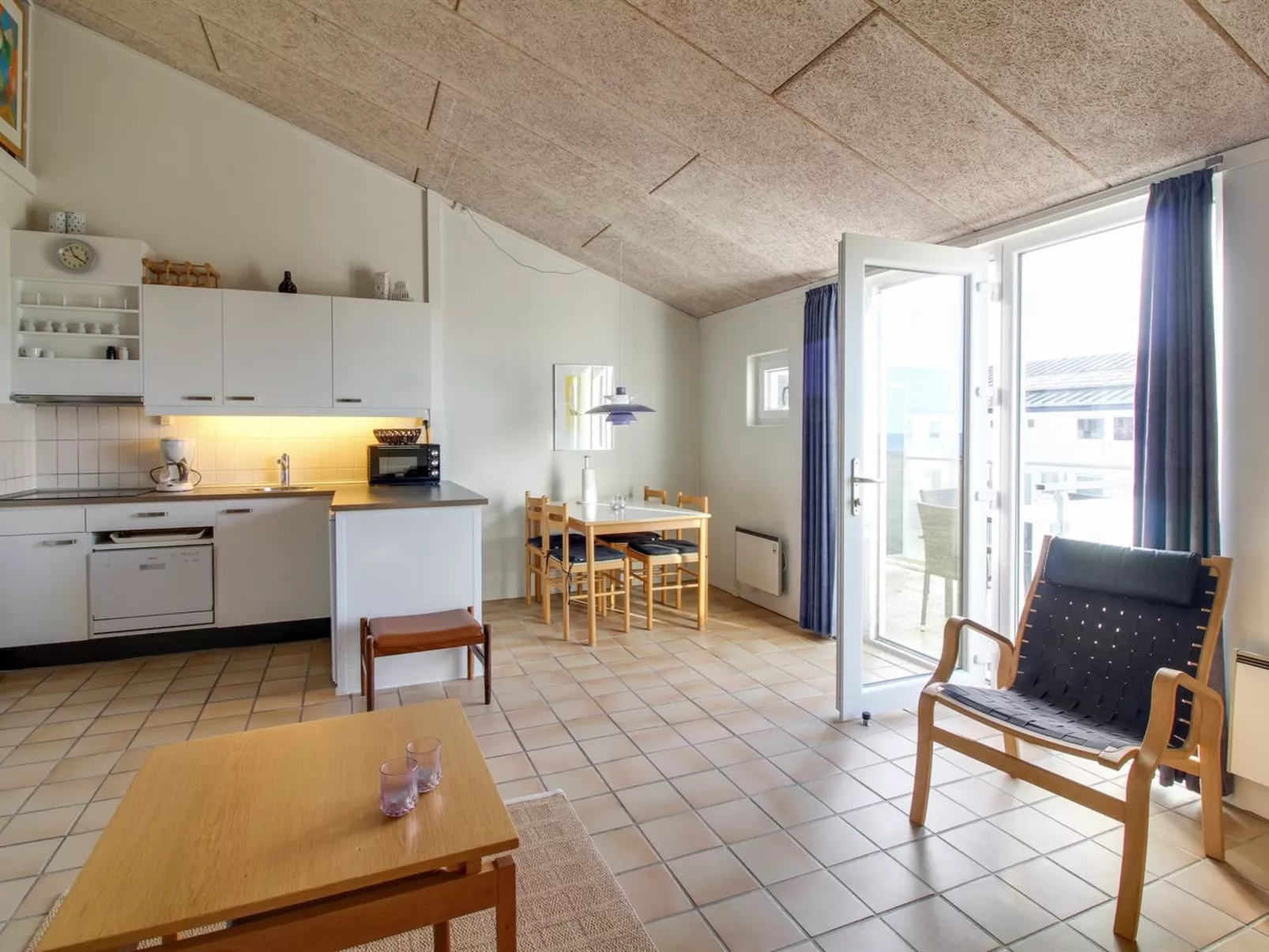 "Eydis" - 150m from the sea-Inside