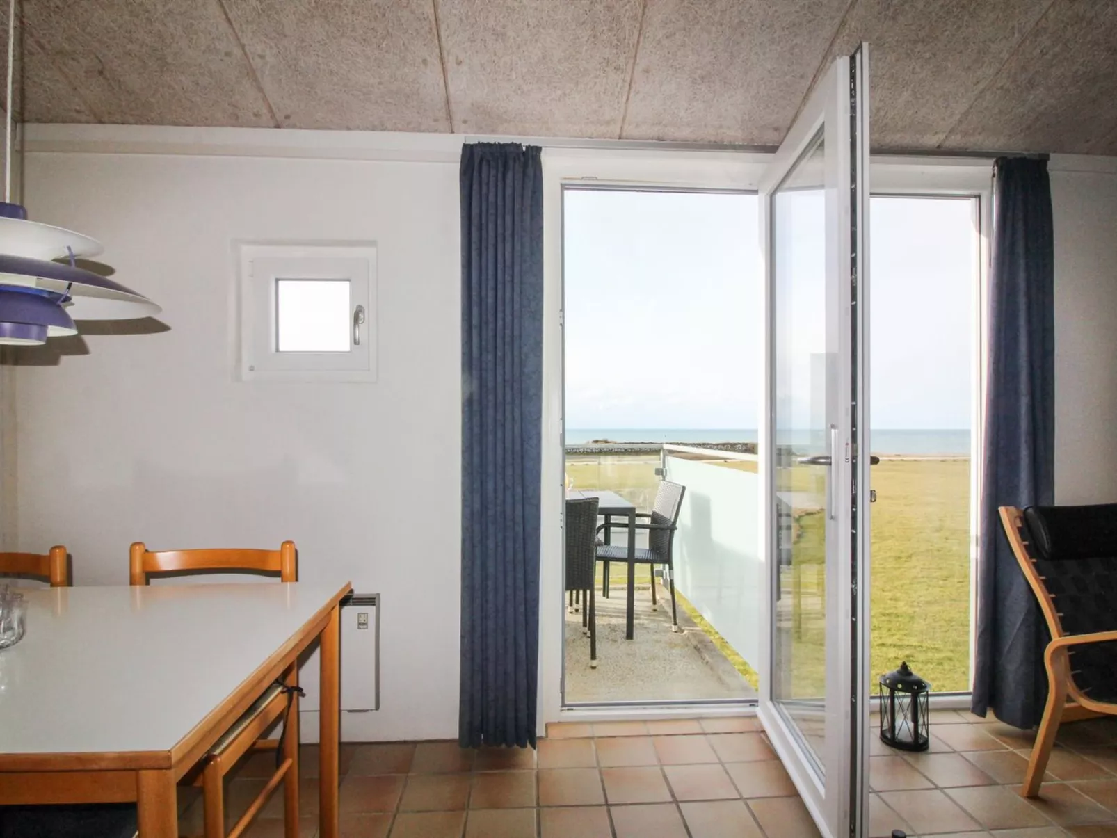 "Eydis" - 150m from the sea-Inside