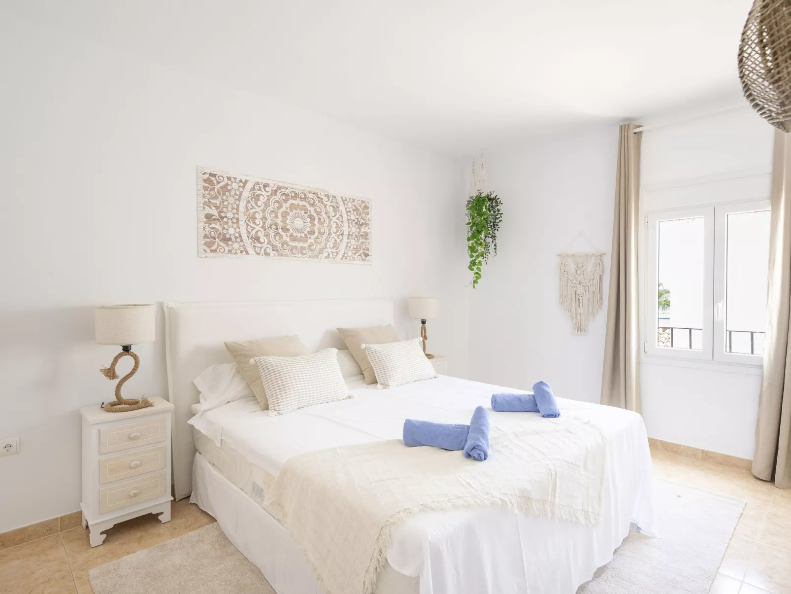 Puerto Banus OPQ-Inside