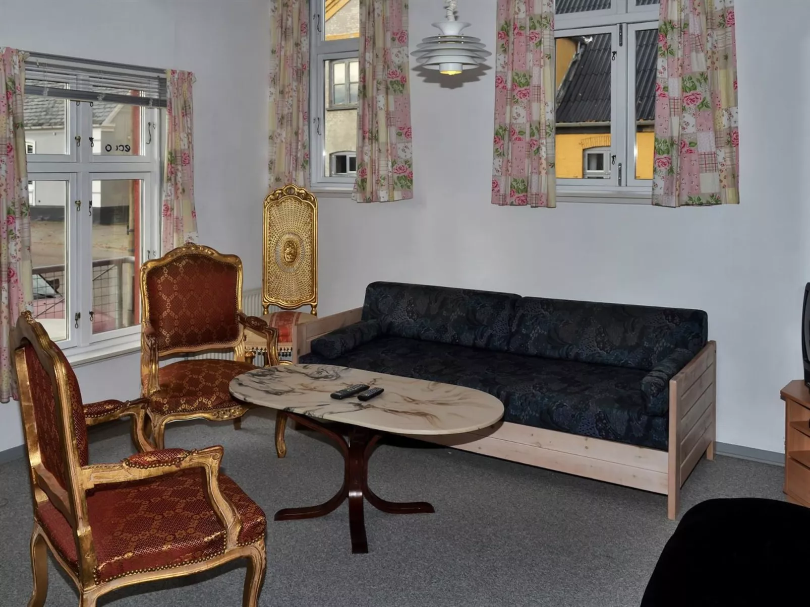 "Esja" - 22km from the sea-Inside