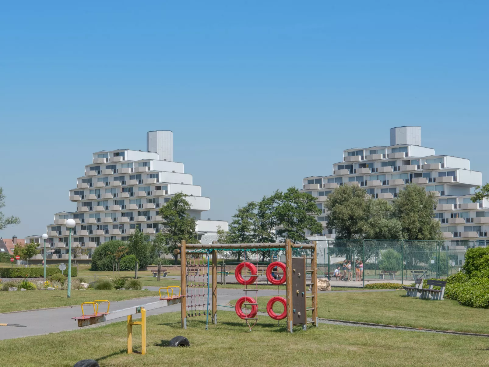 Maya - Parking and distant view-Draußen