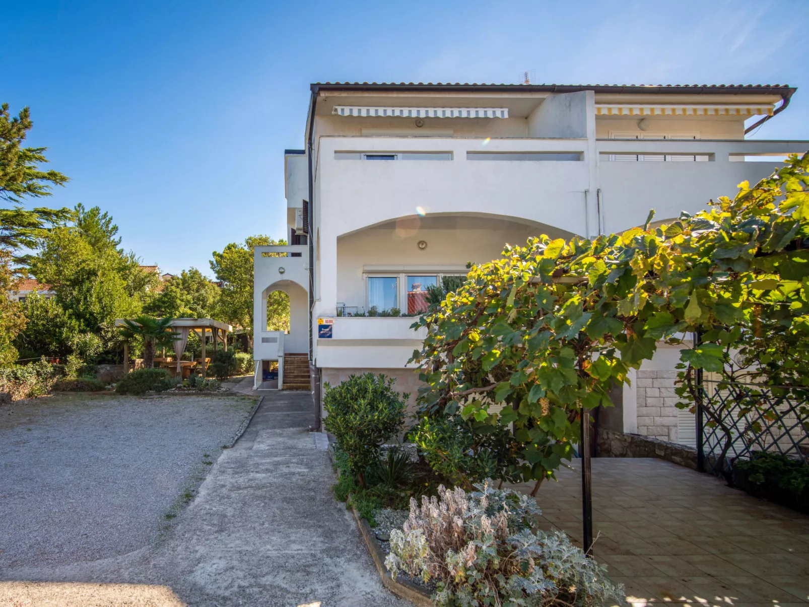 Ivka -apt.1-Dehors
