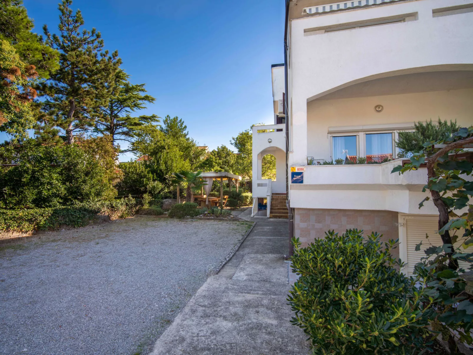 Ivka -apt.1-Dehors