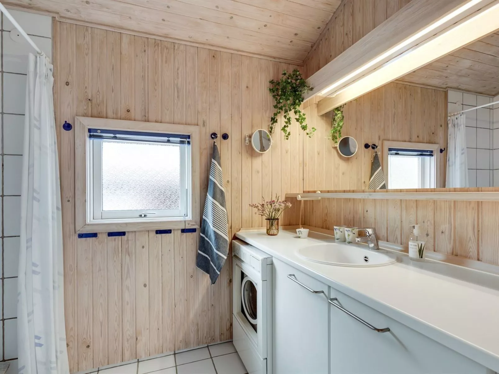 "Anneke" - 2km from the sea-Inside