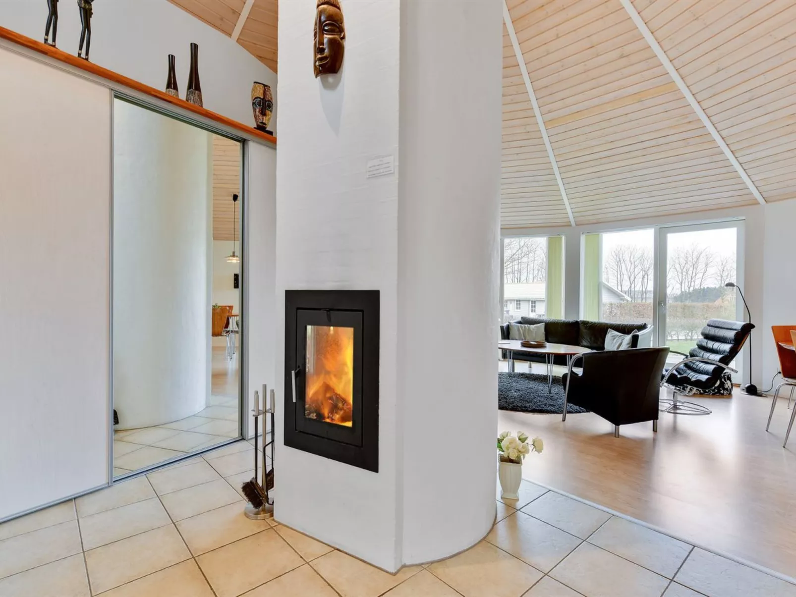"Adrienne" - 35km from the sea-Inside