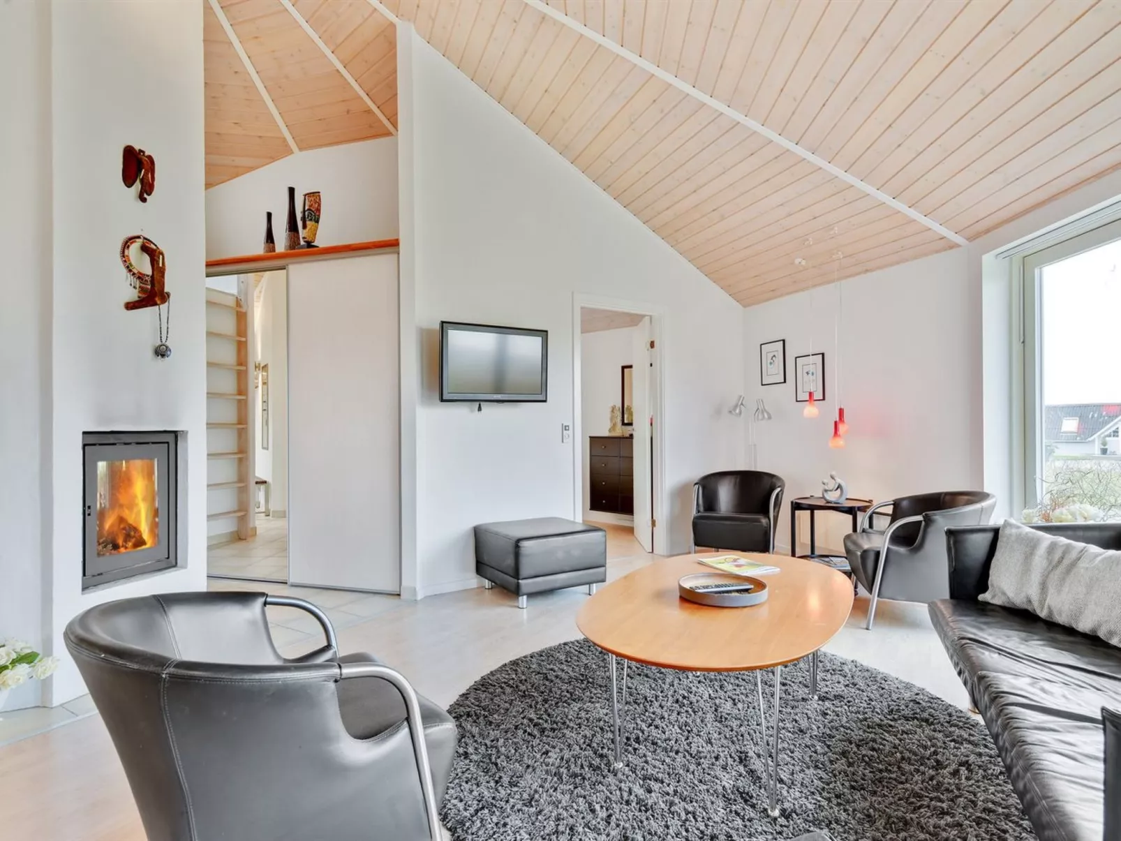 "Adrienne" - 35km from the sea-Inside