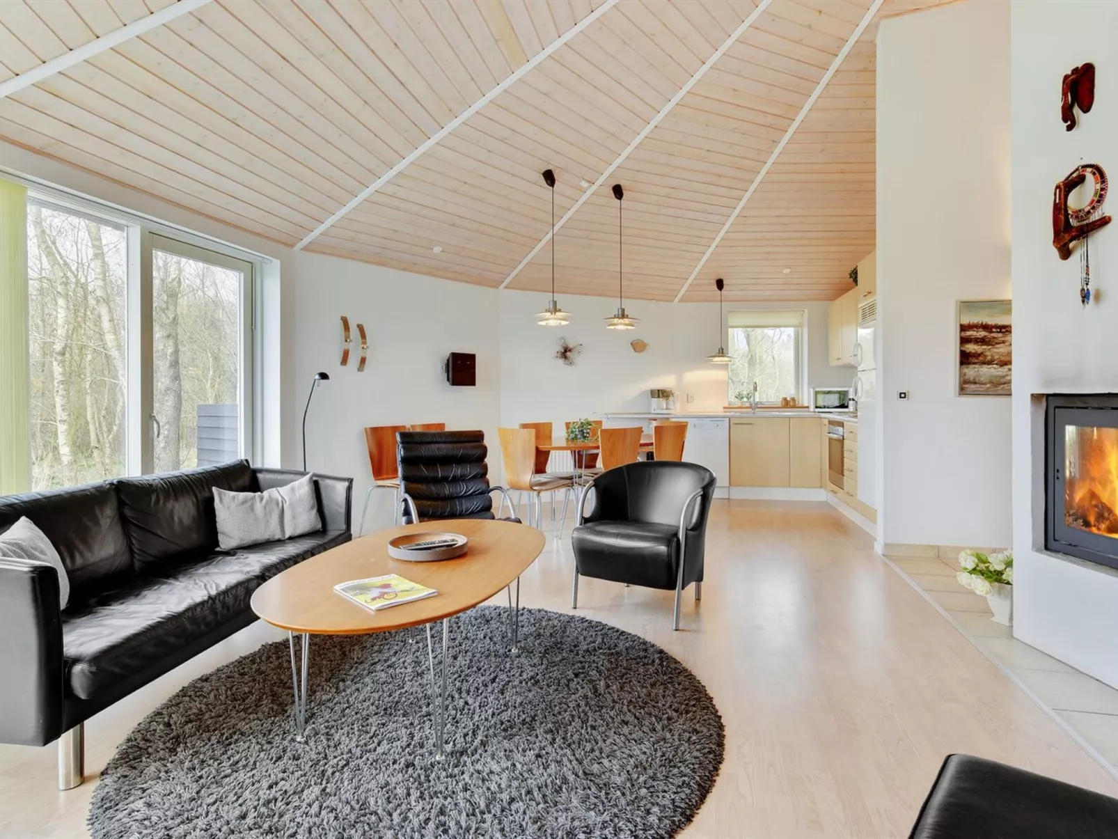 "Adrienne" - 35km from the sea-Inside