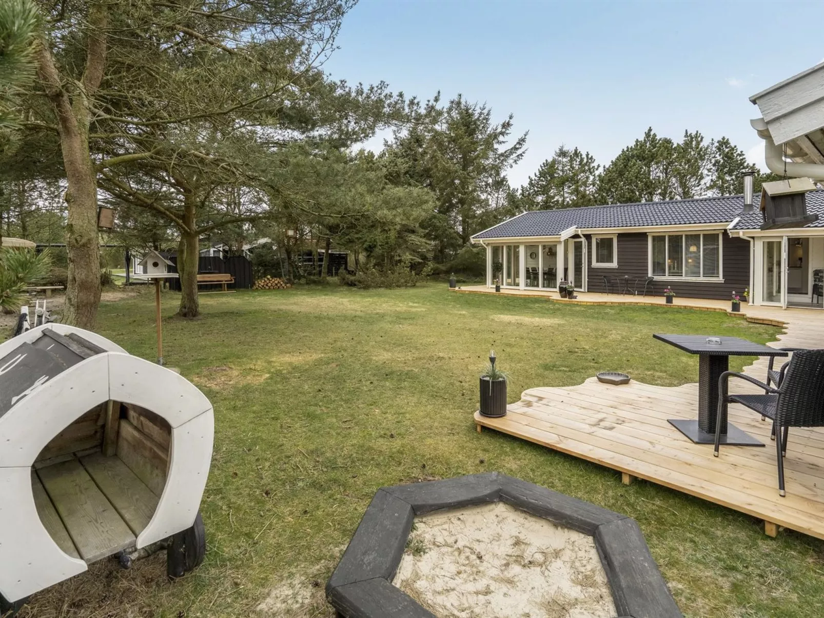 "Ulli" - 1.6km from the sea-Outside