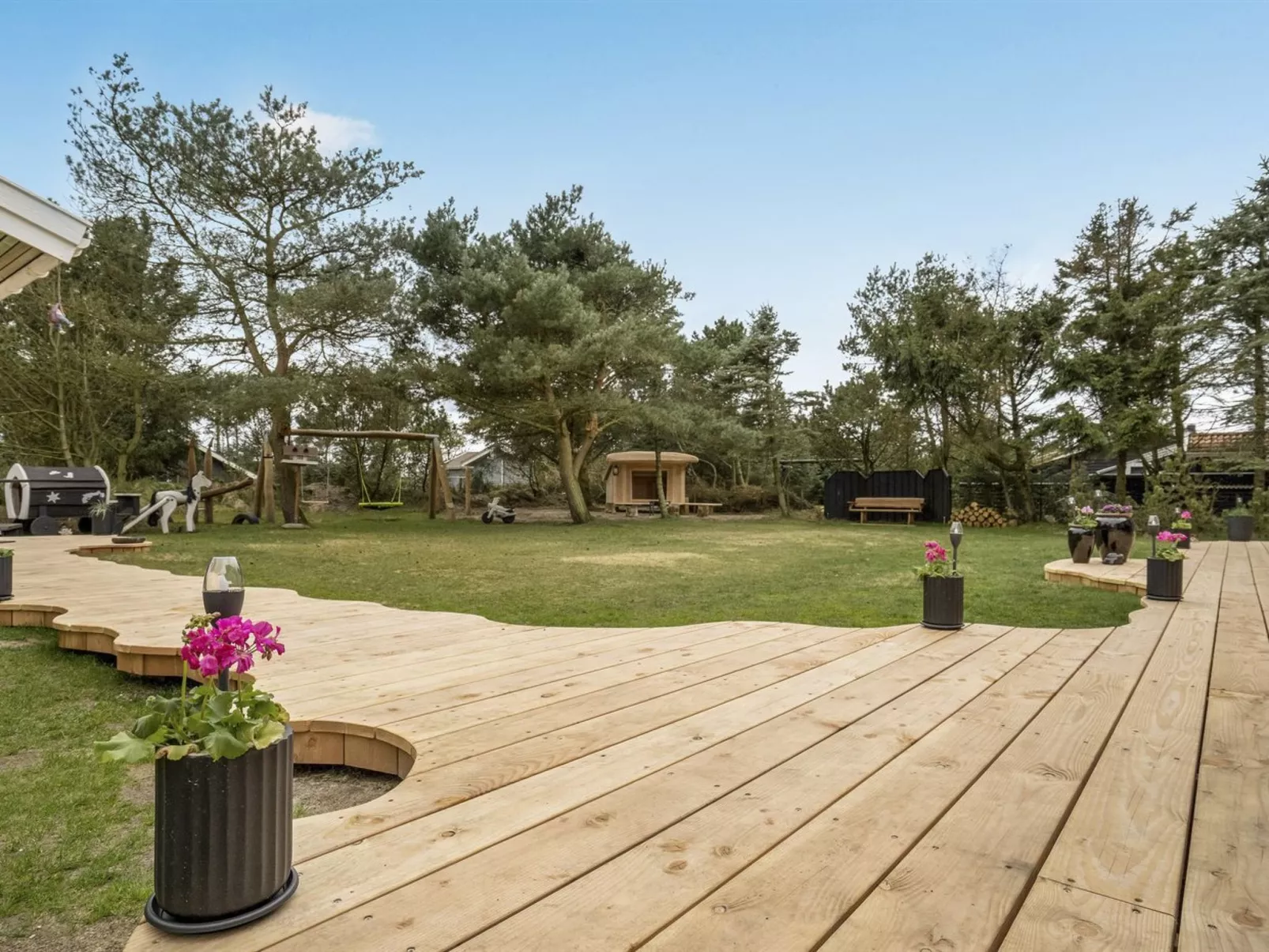 "Ulli" - 1.6km from the sea-Outside