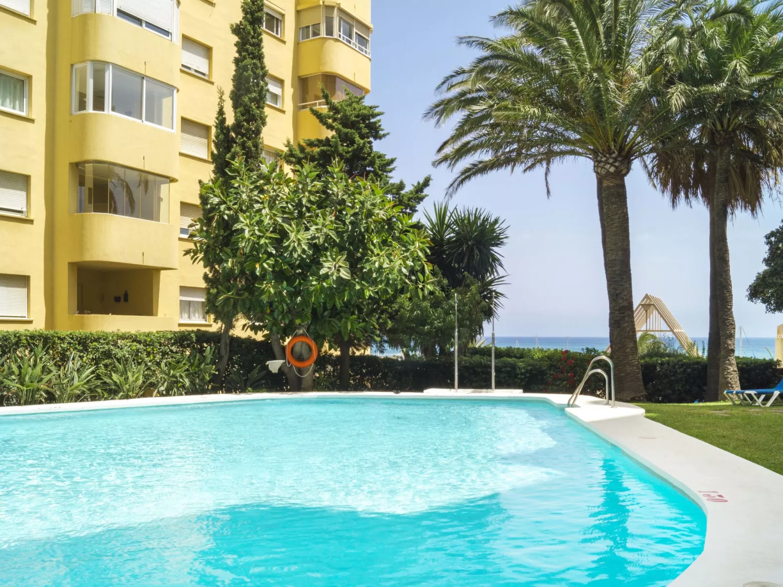 Puerto Paraíso-Outside