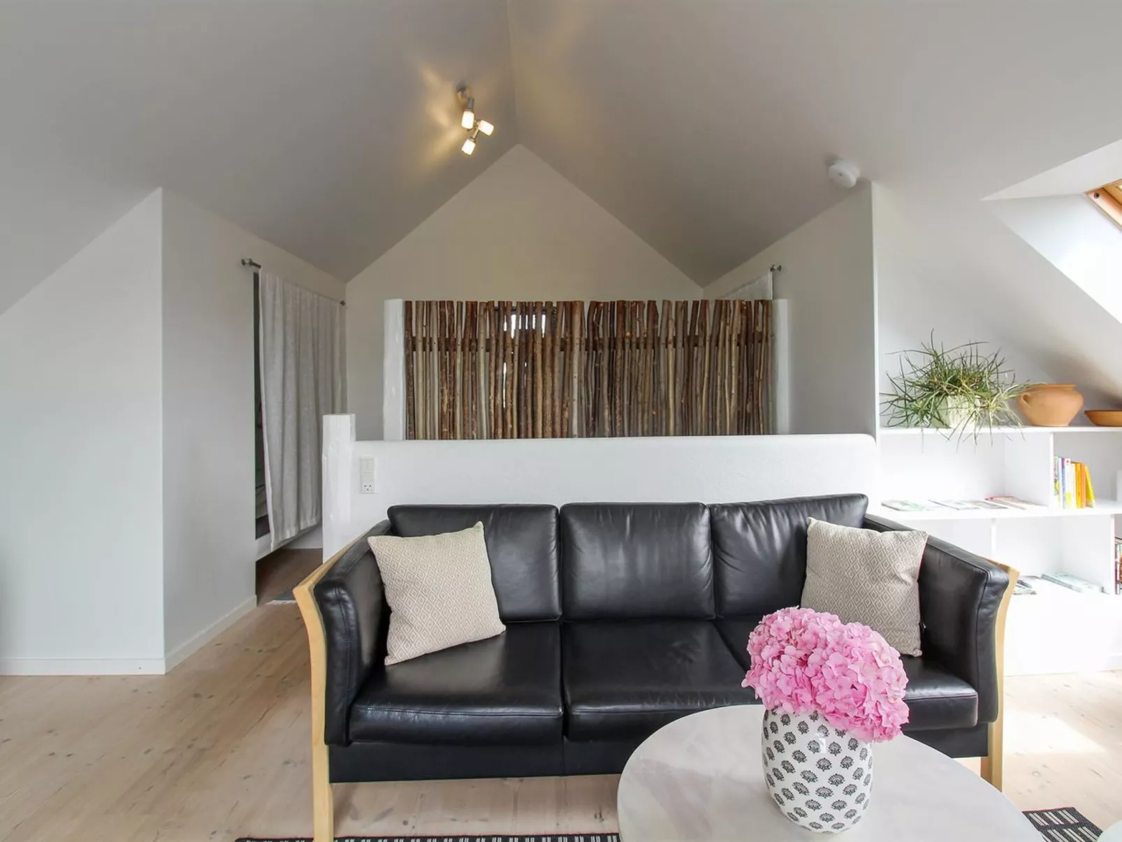 "Kundry" - 800m from the sea-Inside