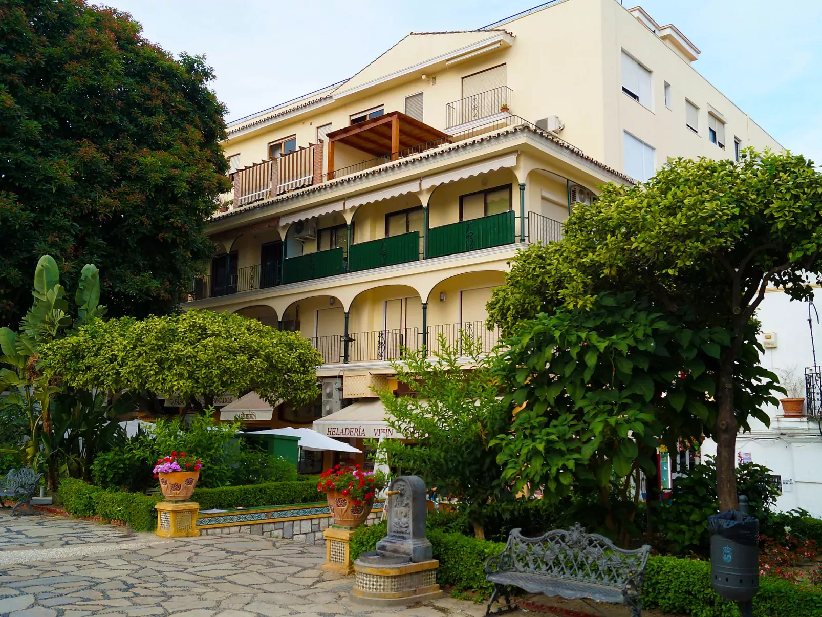 Plaza de las Flores-Outside