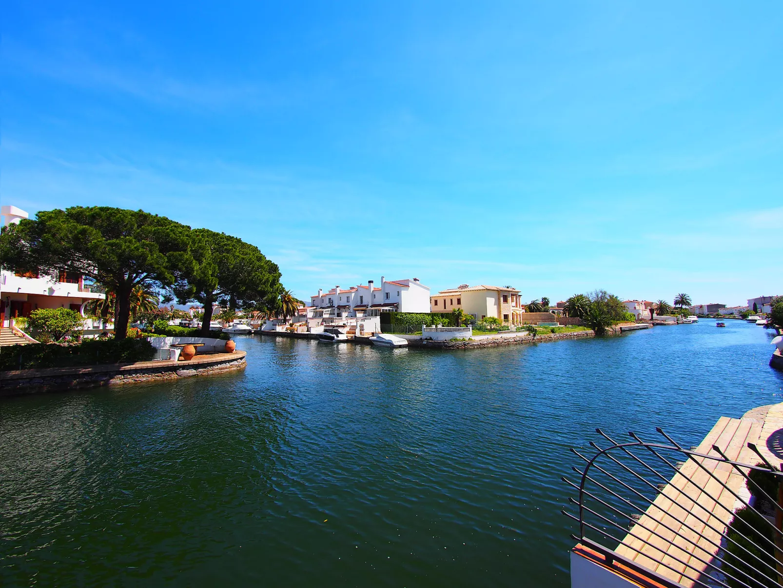 Port Banyuls-Inside