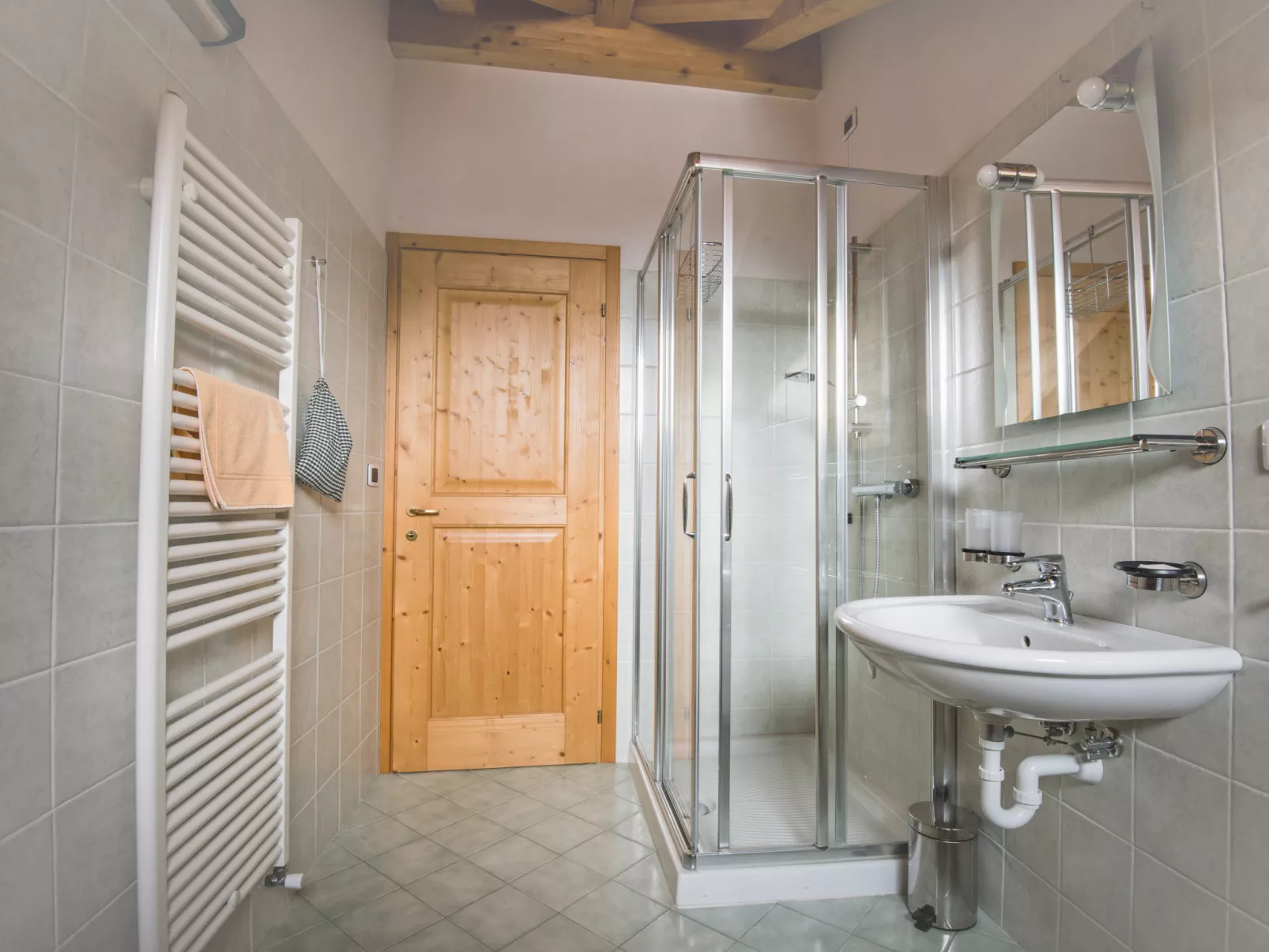 Albergo Diffuso - Cjasa Ustin-Inside
