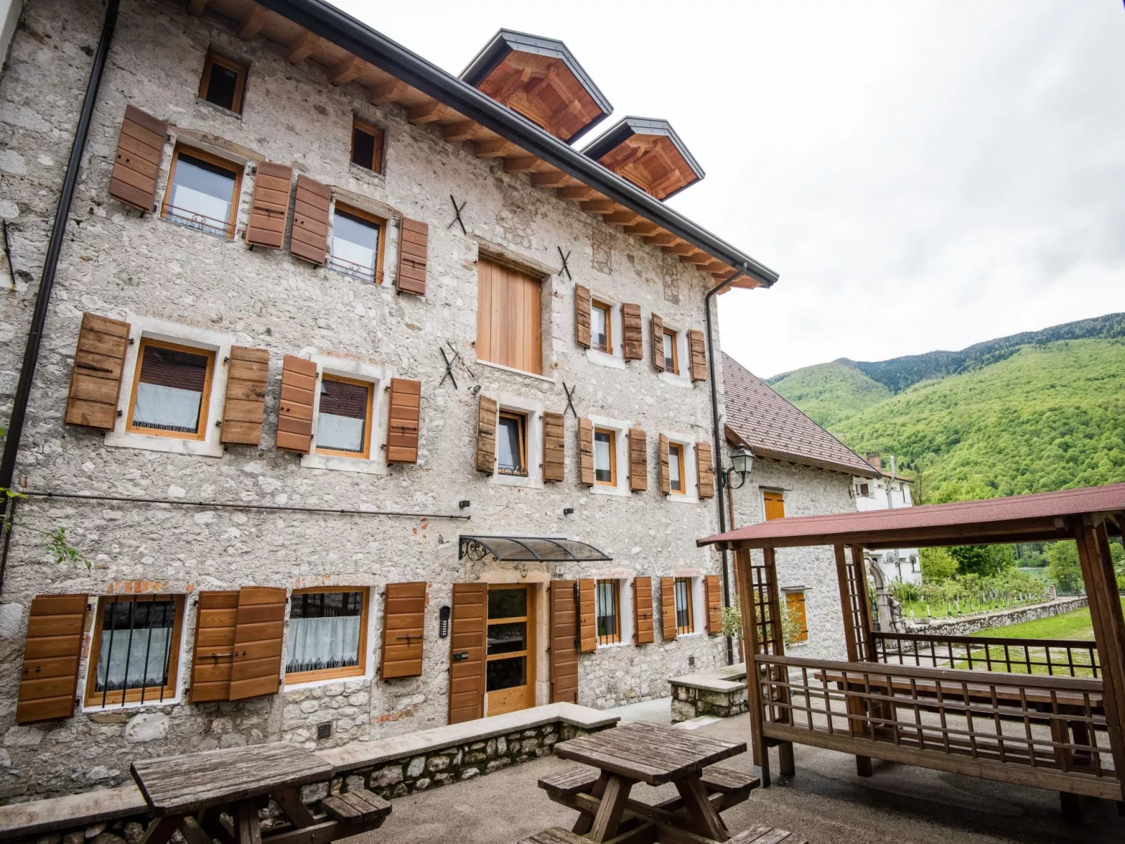 Albergo Diffuso - Cjasa Ustin-Outside