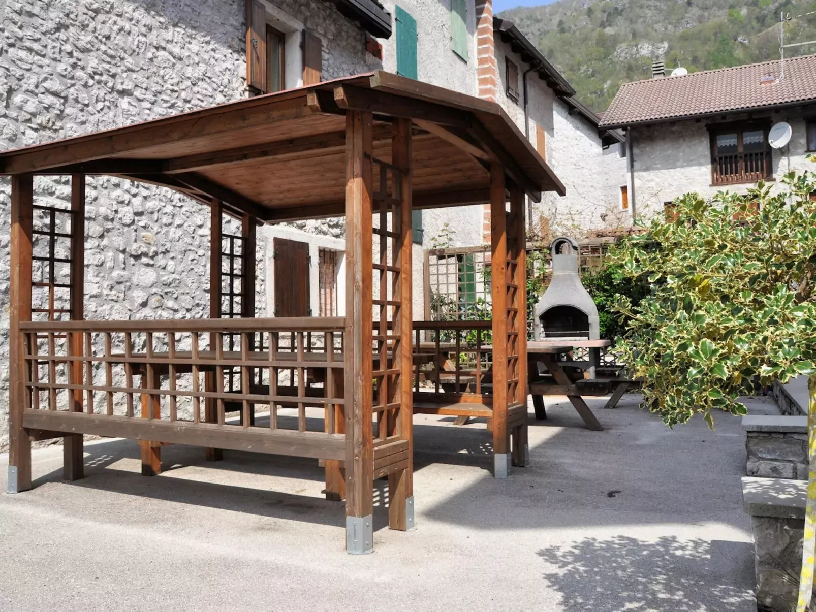 Albergo Diffuso - Cjasa Ustin-Outside