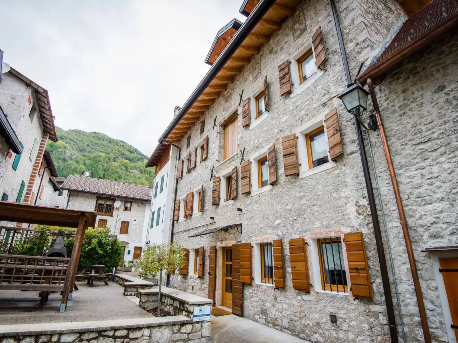 Albergo Diffuso - Cjasa Ustin-Outside