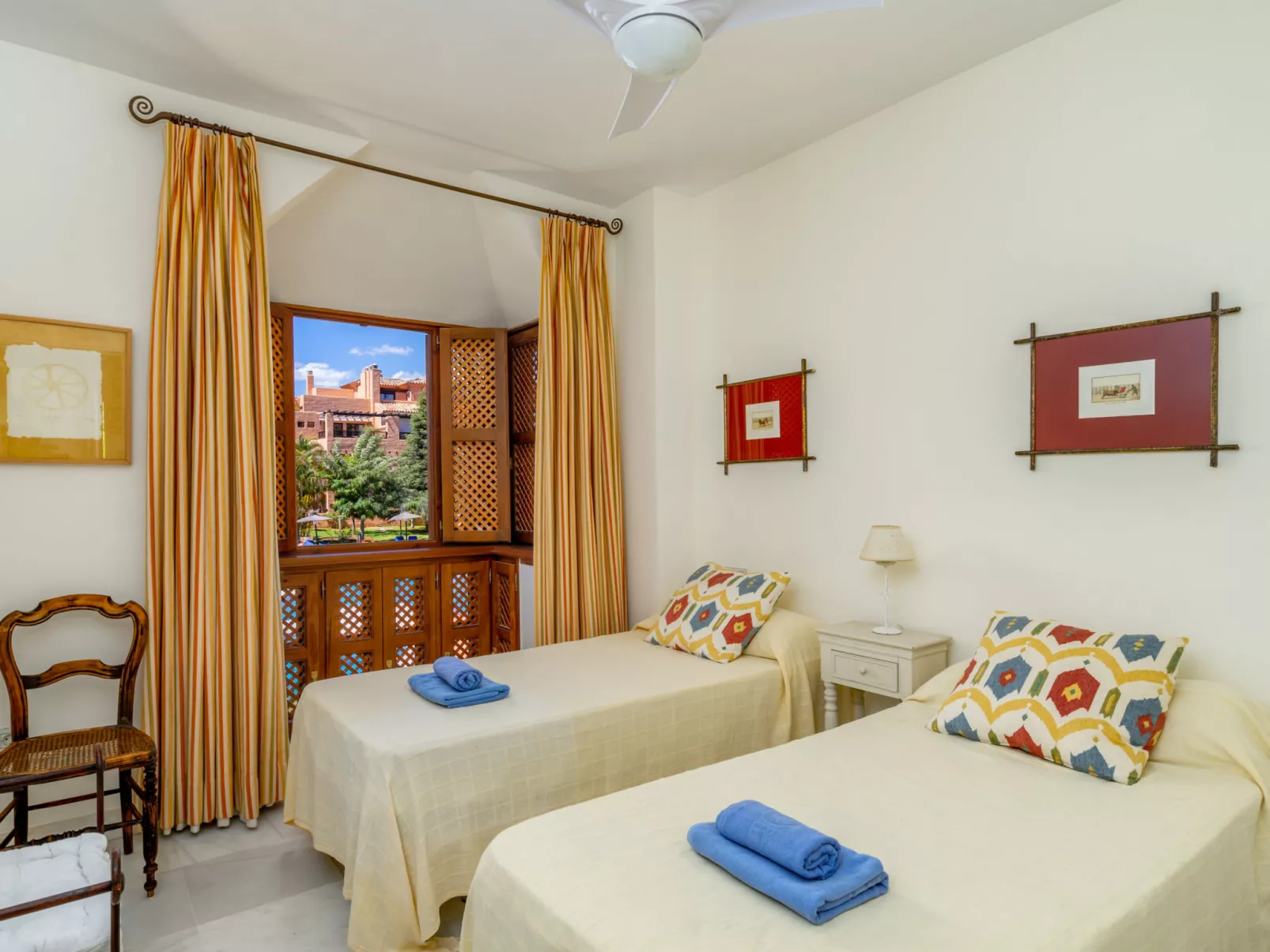 Hacienda del Sol-Inside