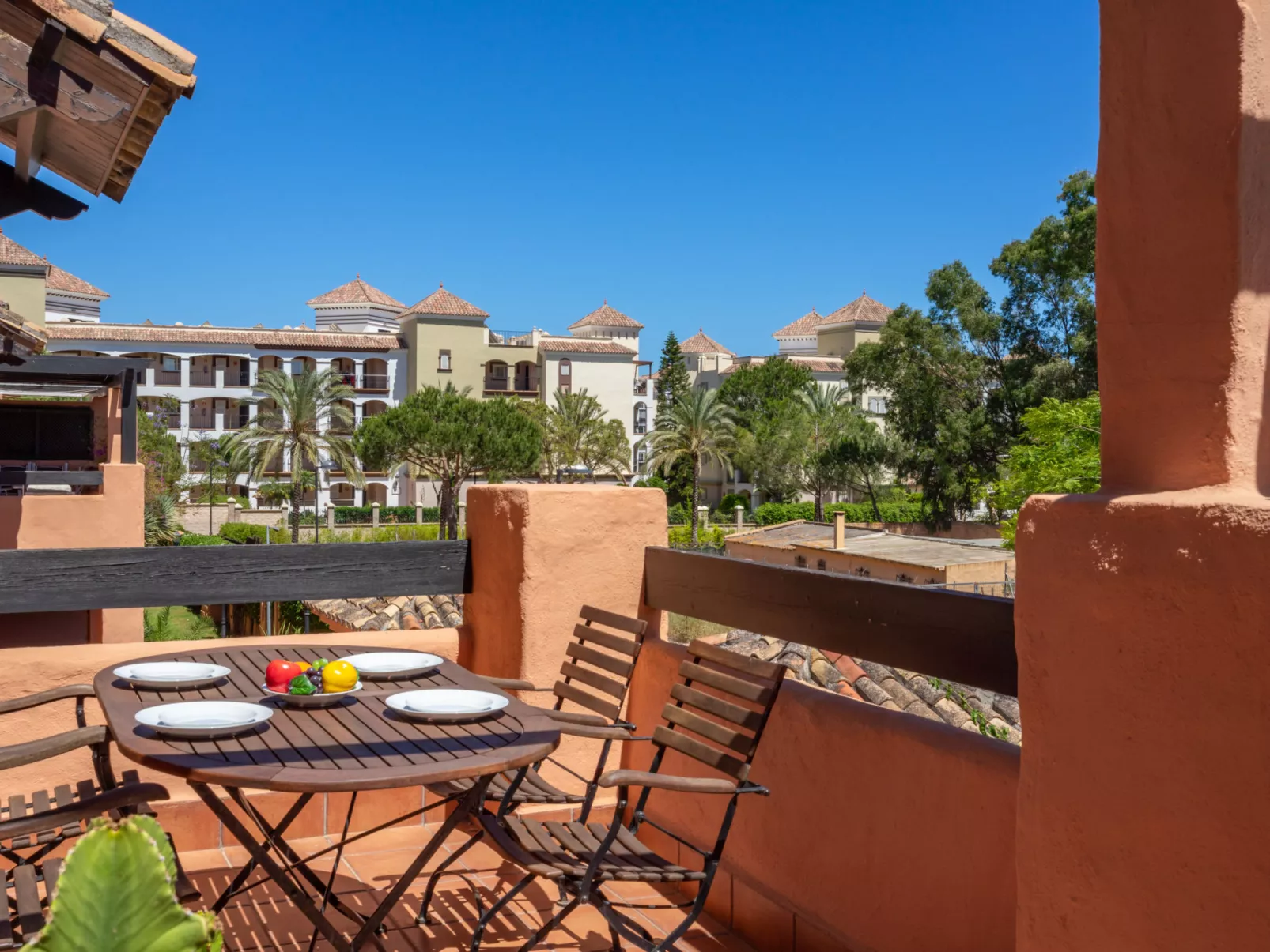Hacienda del Sol-Outside