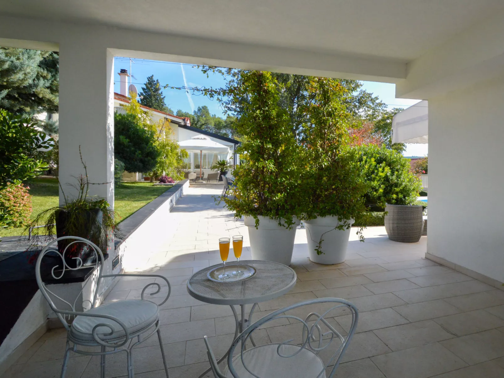 Villa Bloom garden-Inside