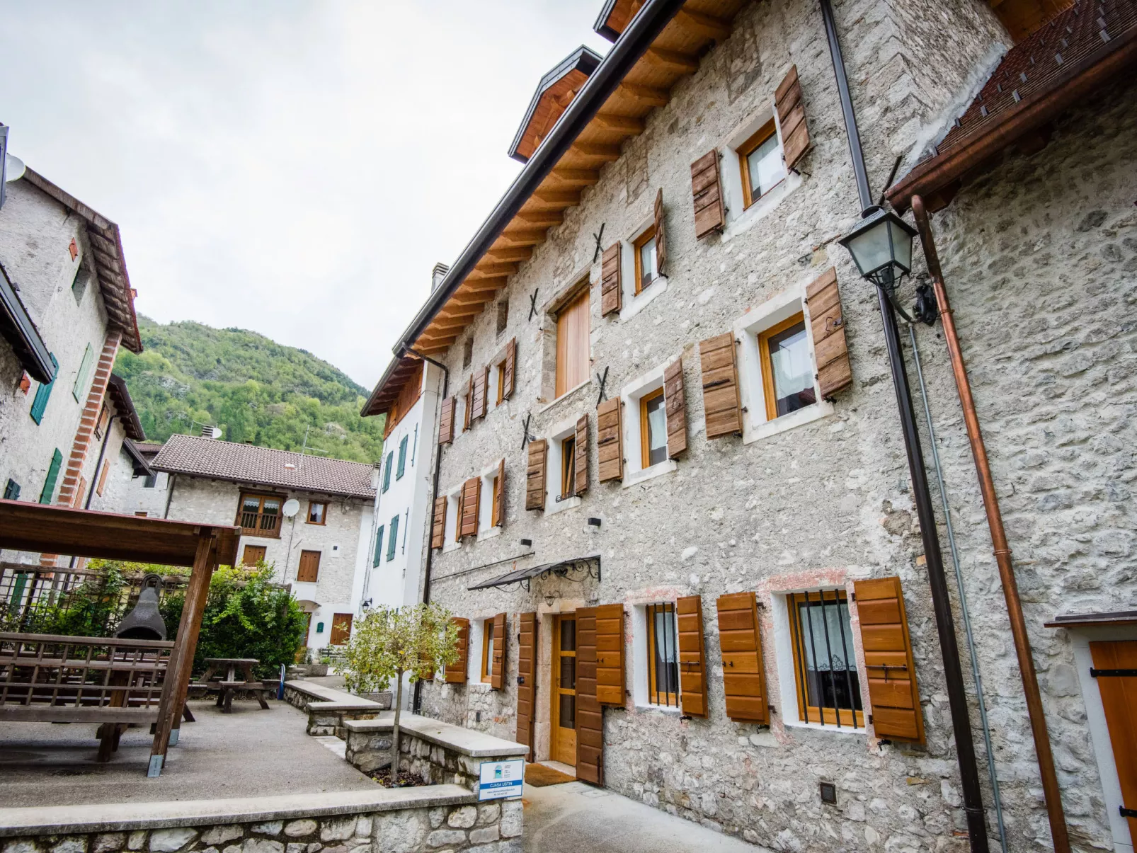 Albergo Diffuso - Cjasa Ustin-Outside