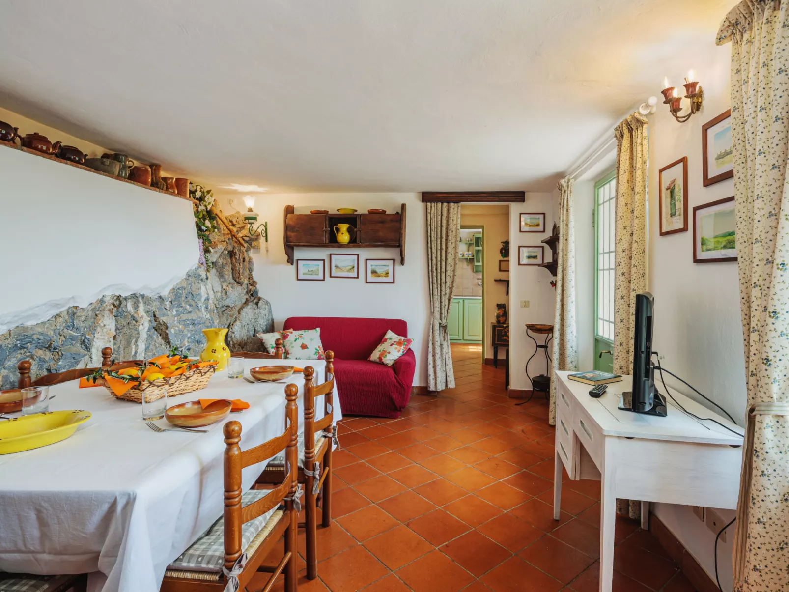 La Capannella-Inside