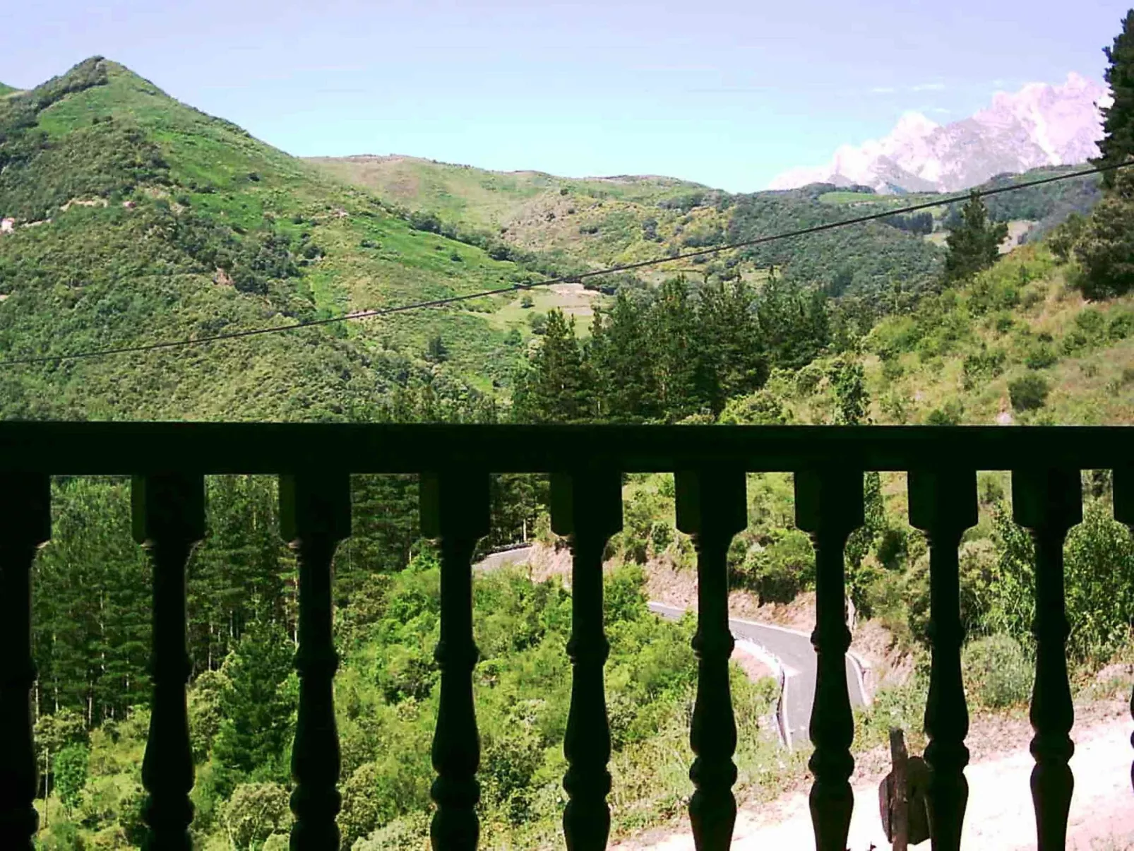 Potes Viñon-Outside