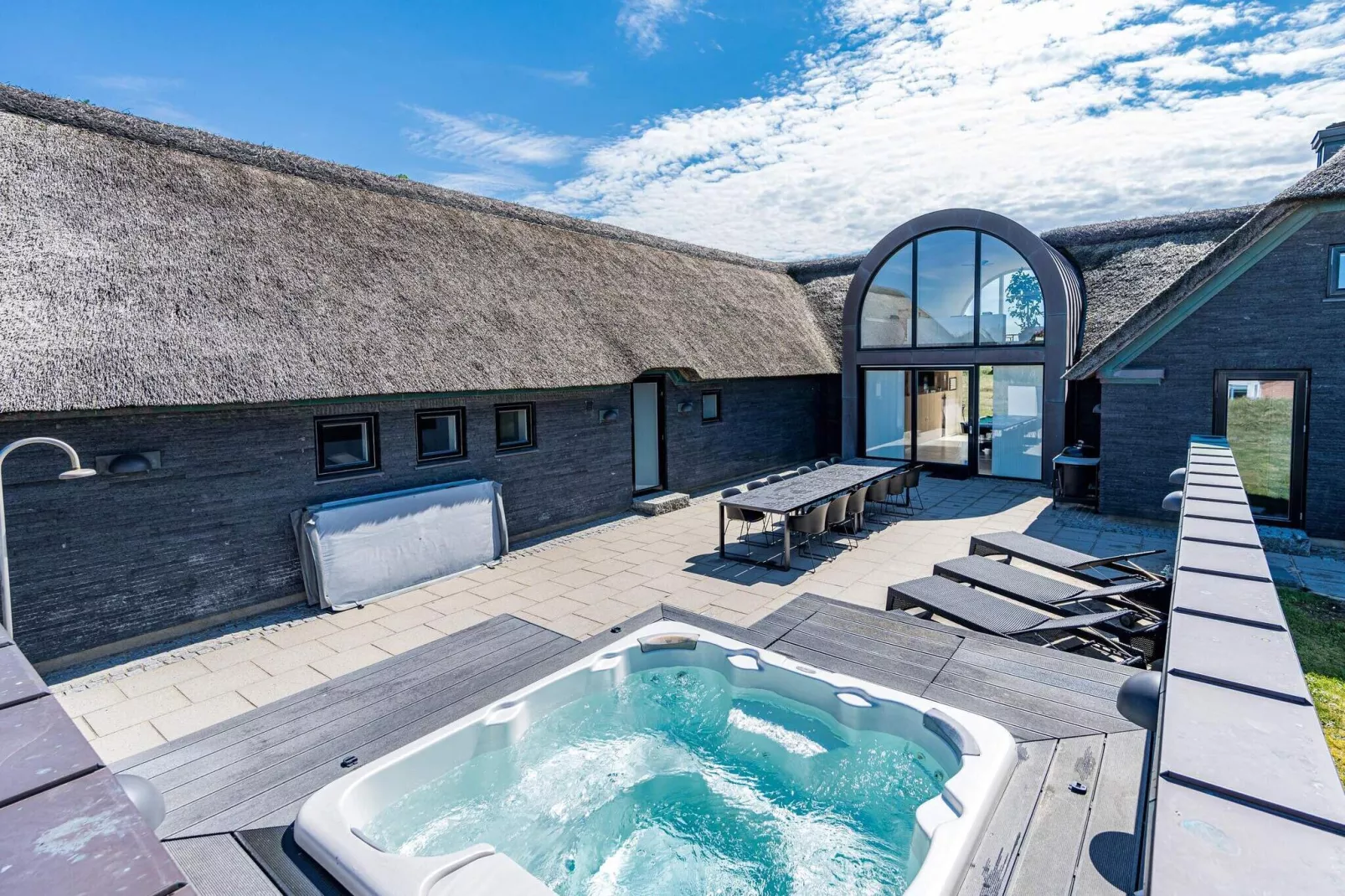 12 person holiday home in Blåvand-Spa