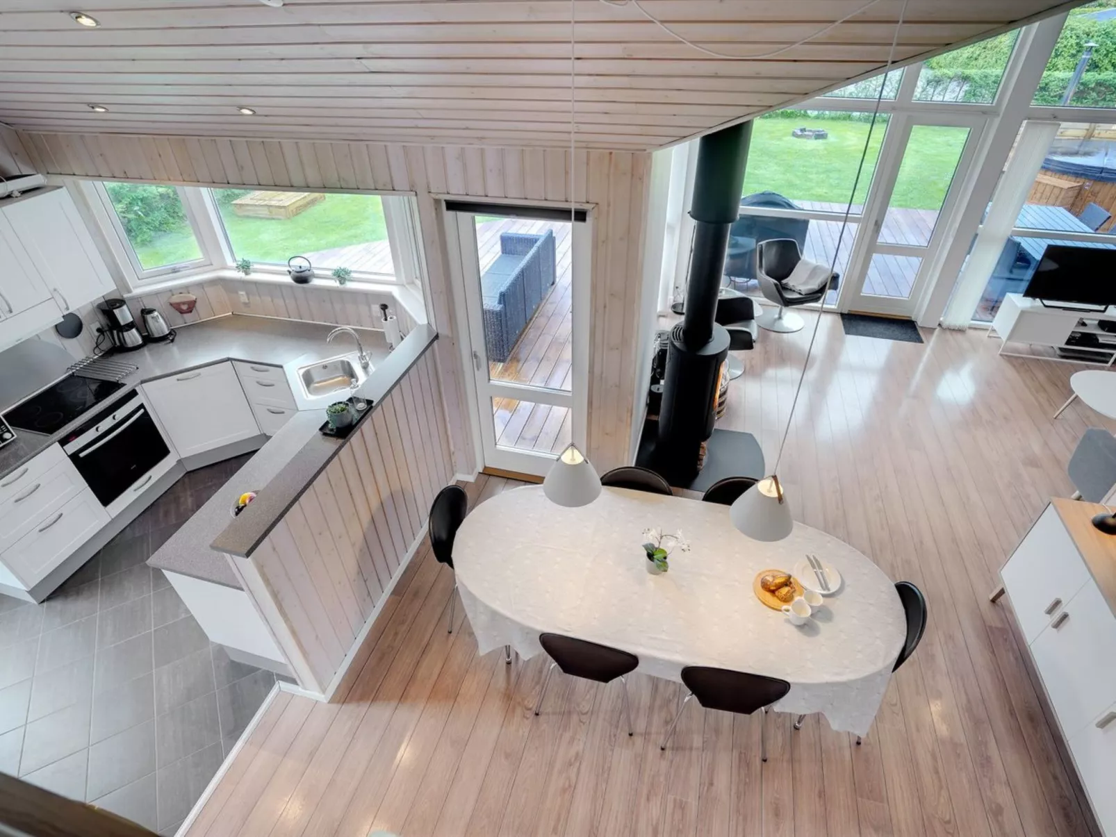 "Nine" - 200m from the sea-Inside