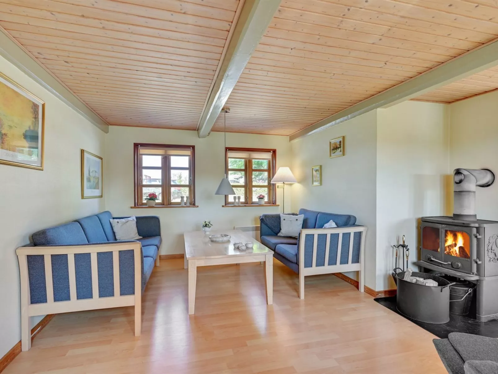 "Aki" - 1.5km from the sea-Inside