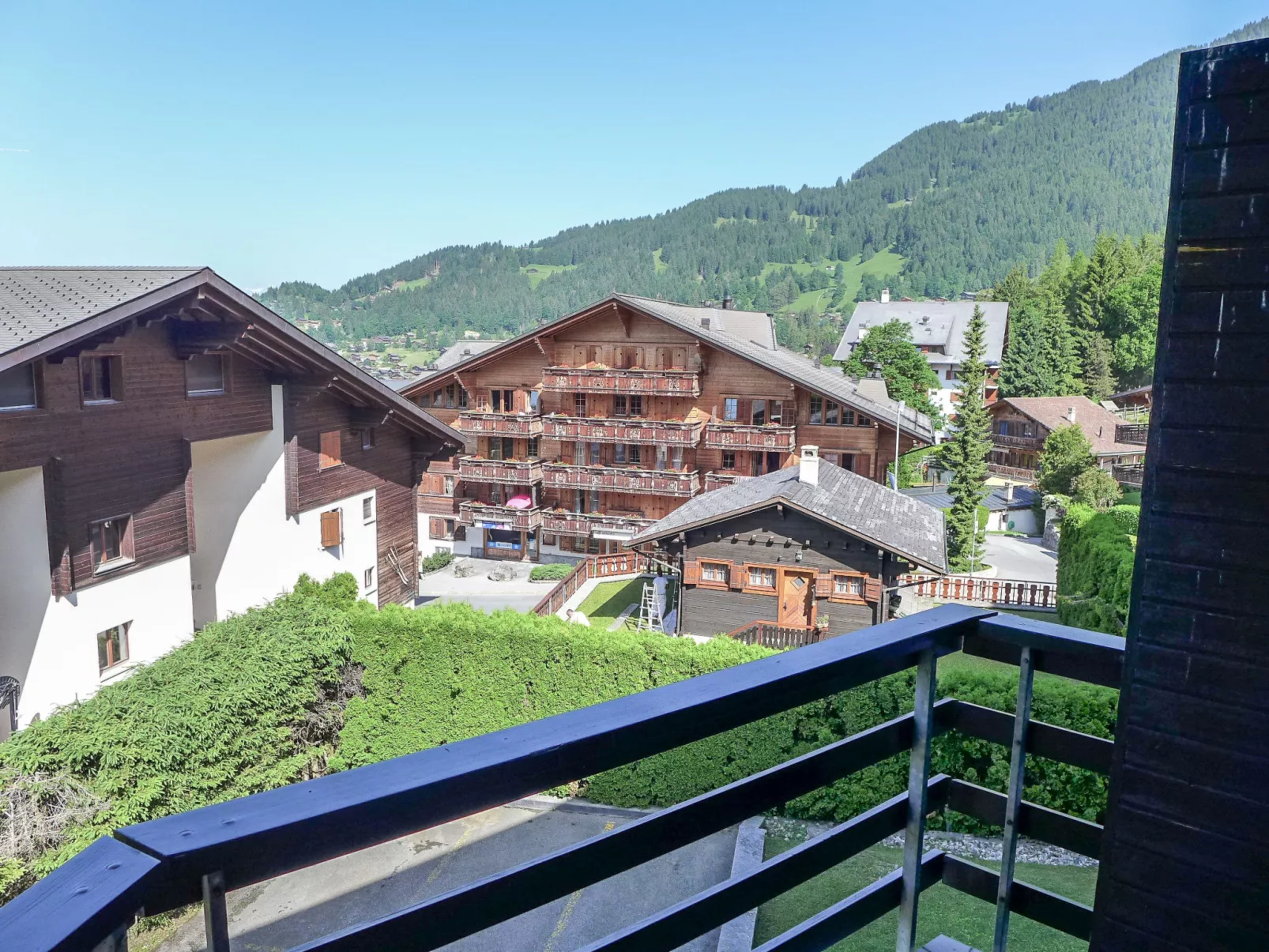 Villars Soleil B15-Outside