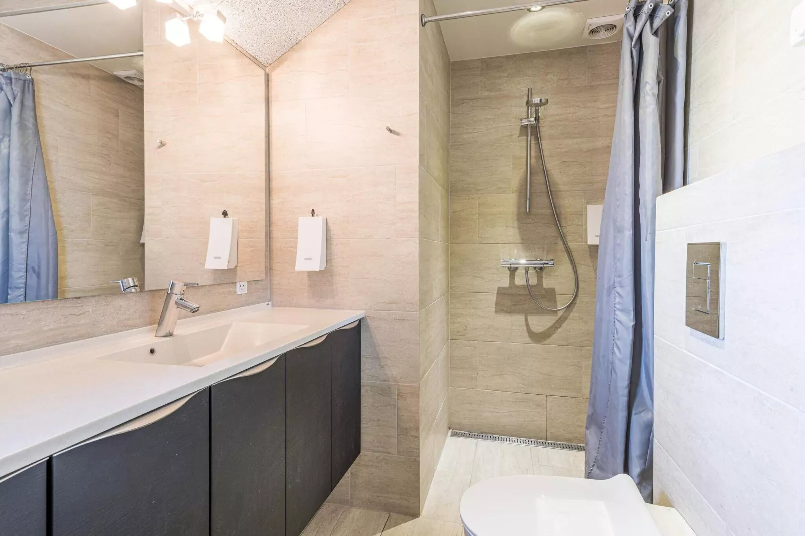 12 person holiday home in Blåvand-Indoor