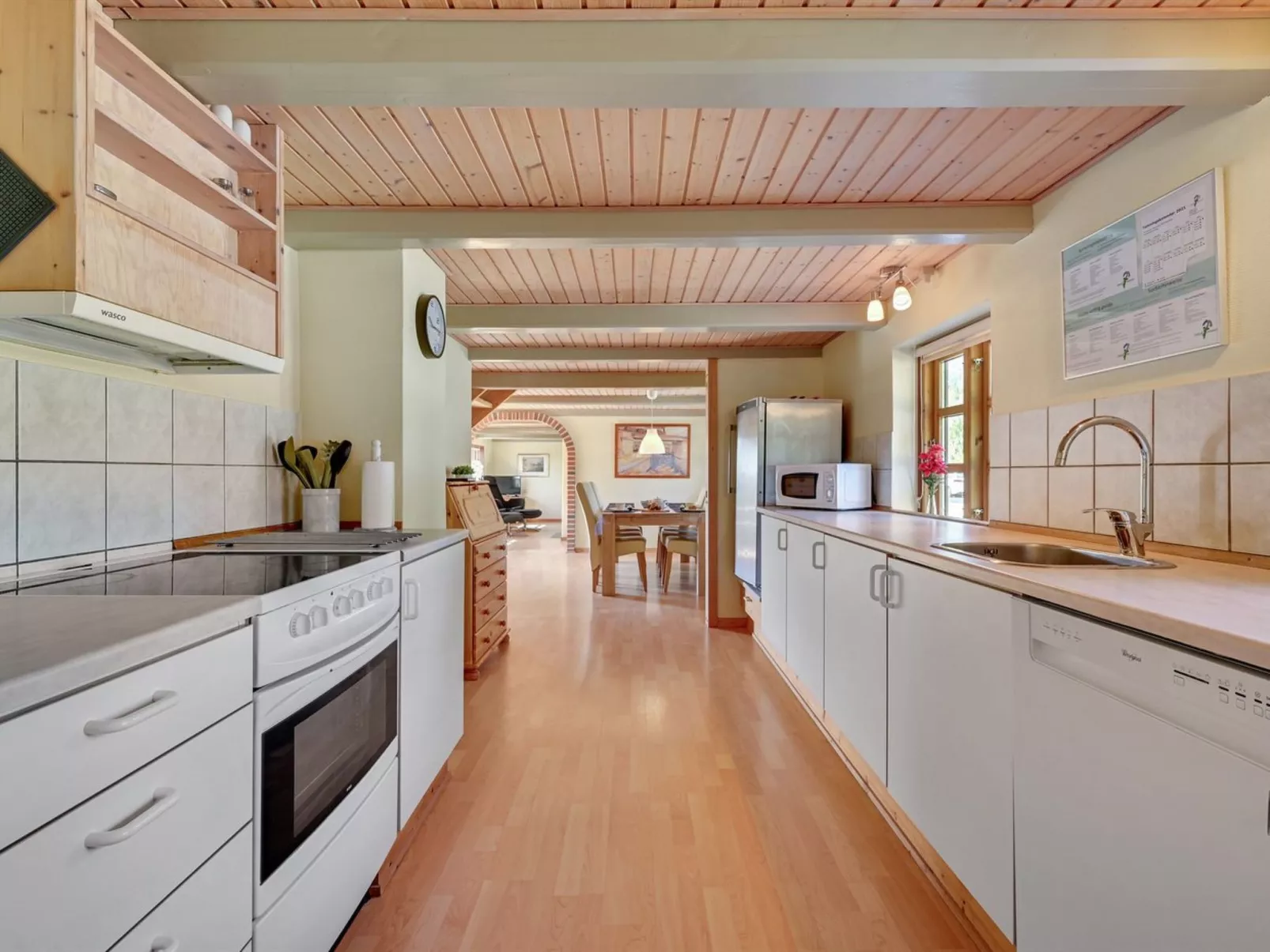 "Aki" - 1.5km from the sea-Inside
