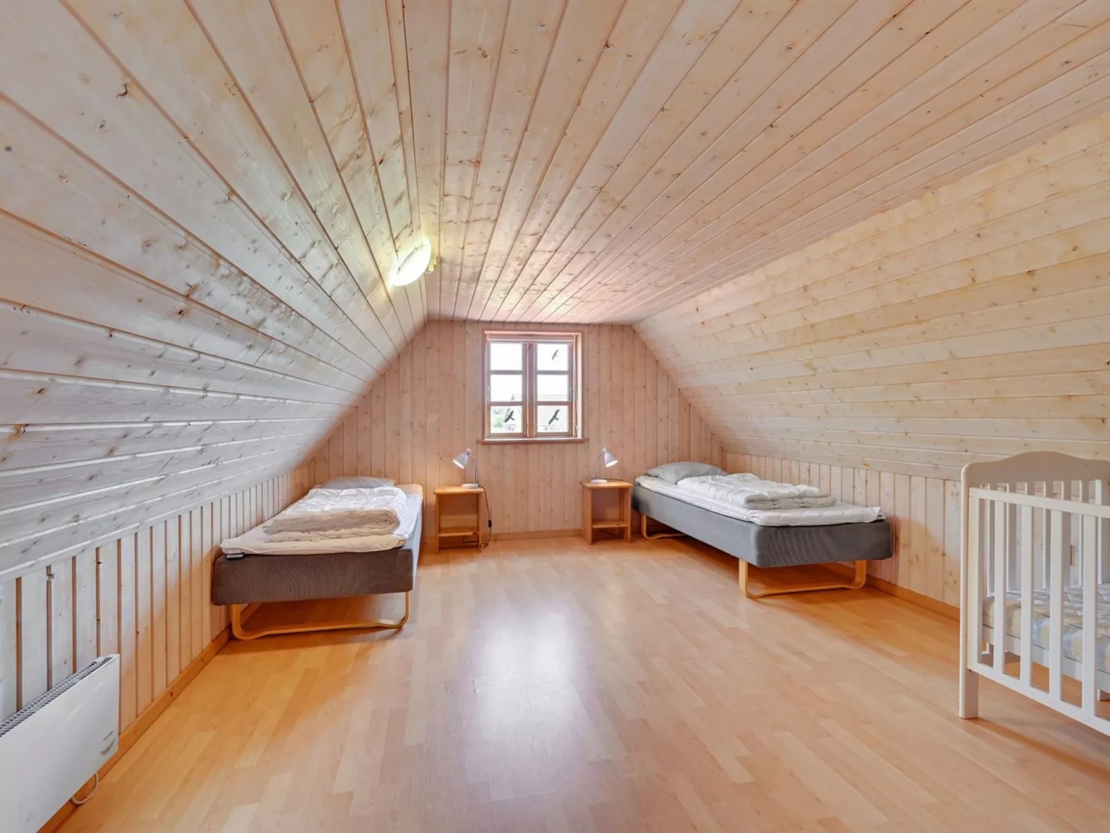 "Aki" - 1.5km from the sea-Inside