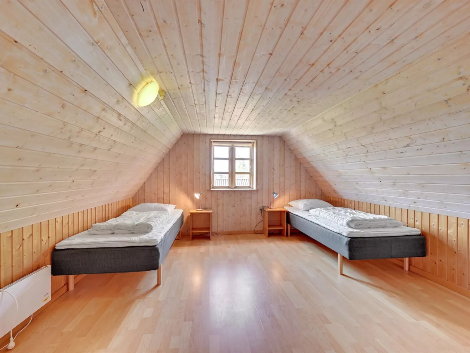 "Aki" - 1.5km from the sea-Inside