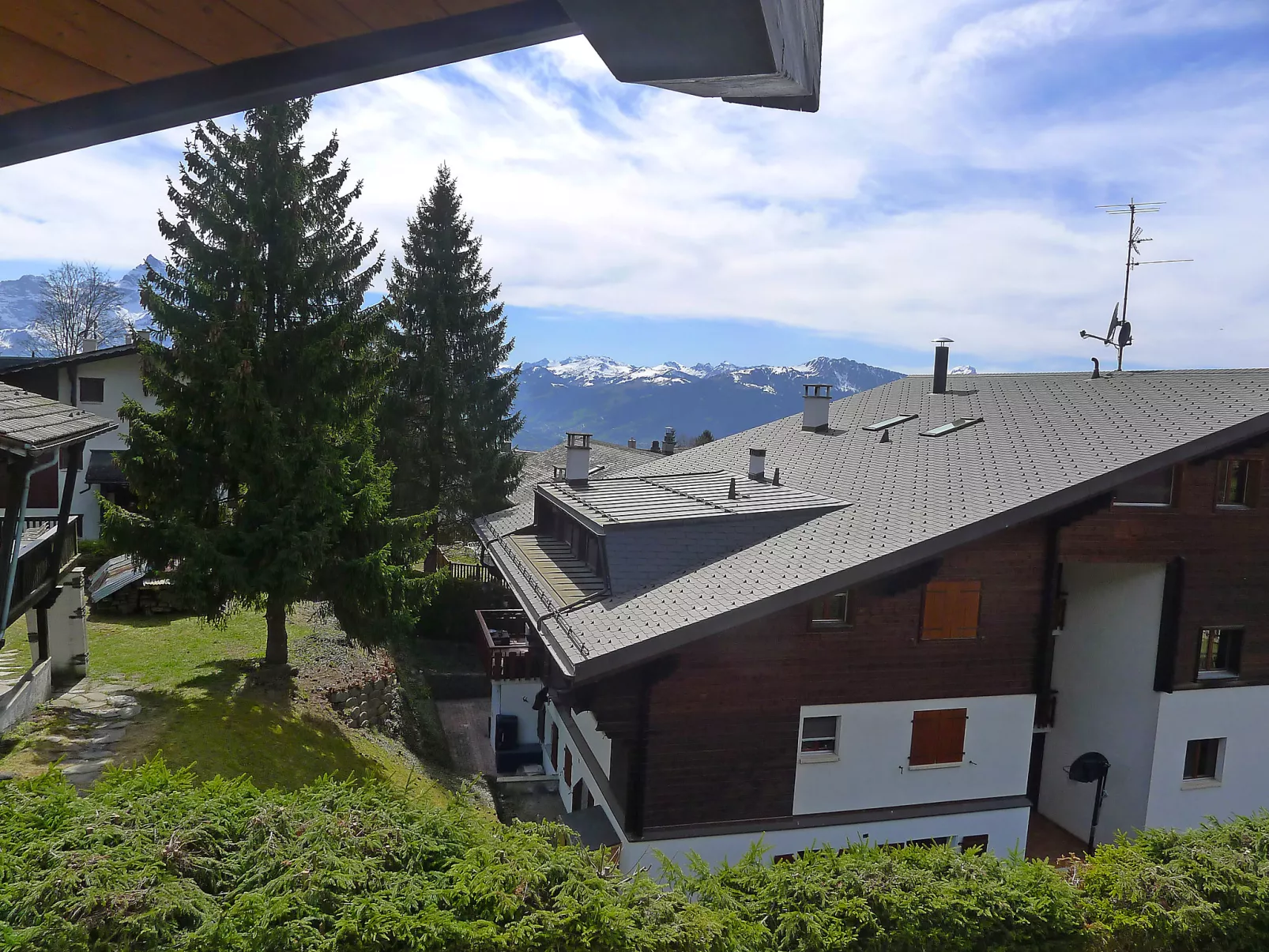 Villars Soleil B15-Outside
