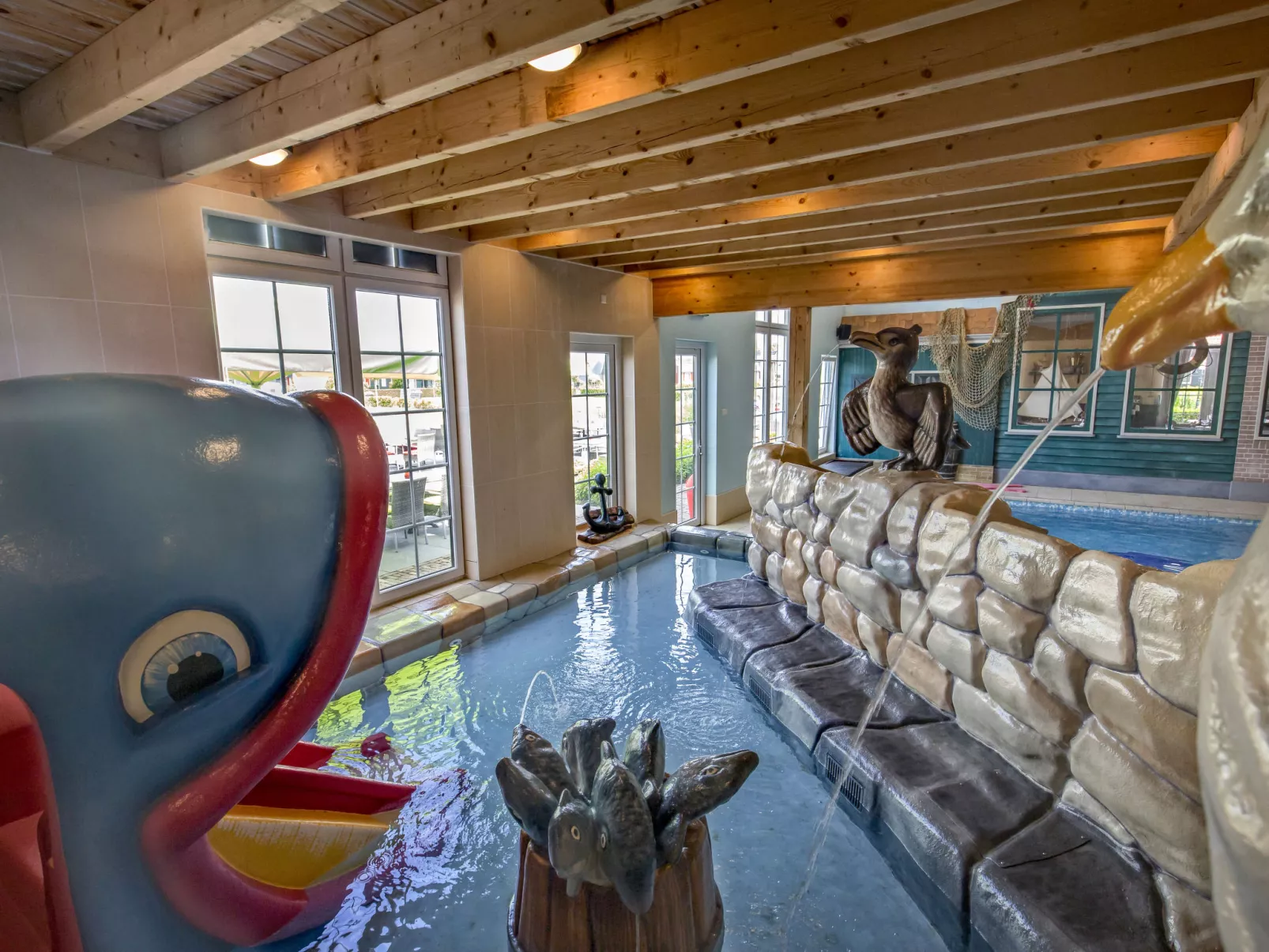 Waterland 6-Inside