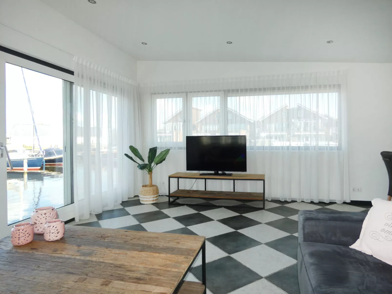 De Woude-Inside